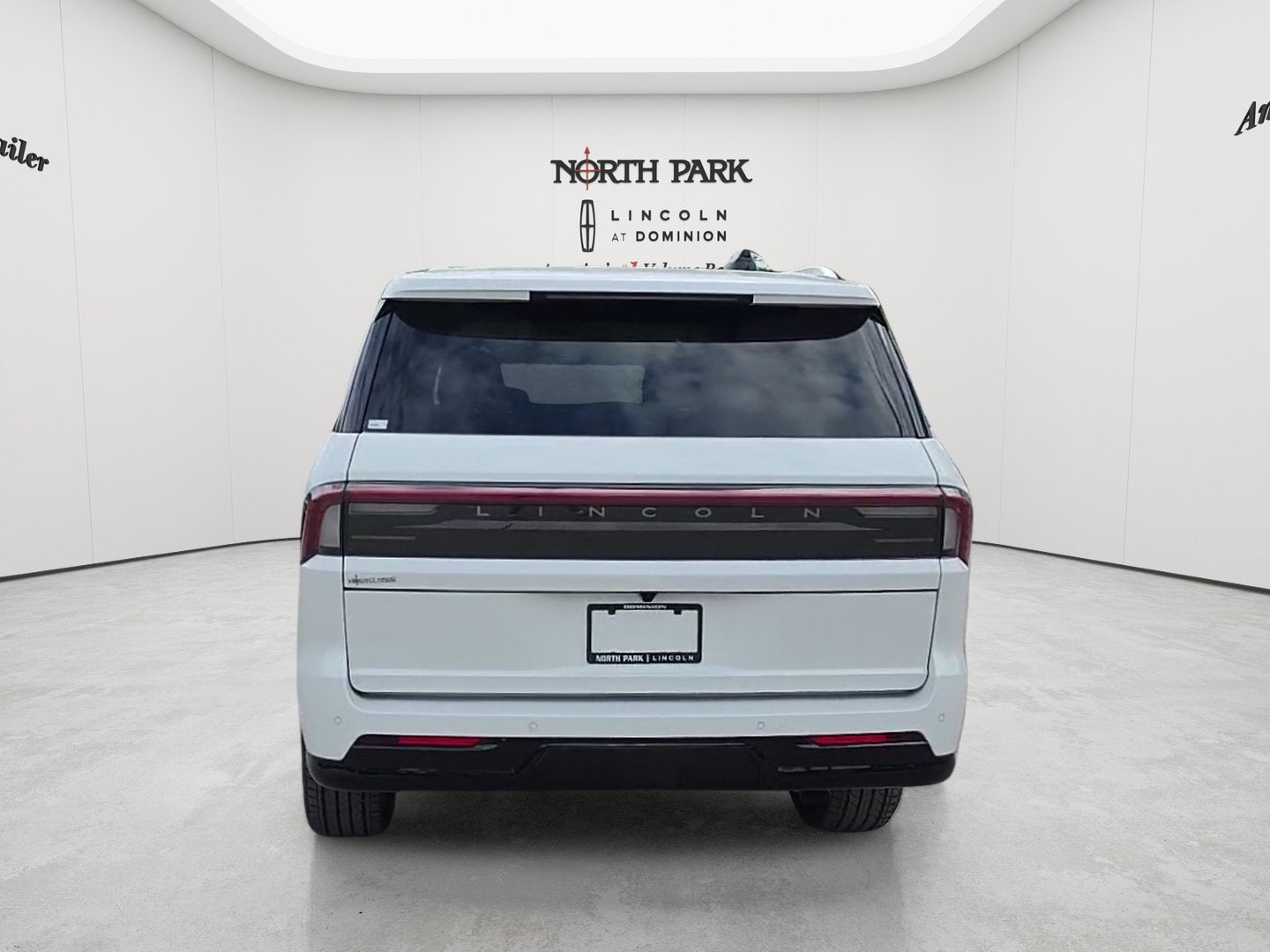 2027 Lincoln Navigator L Premiere