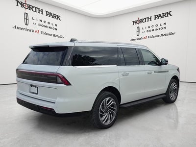 2027 Lincoln Navigator L Premiere