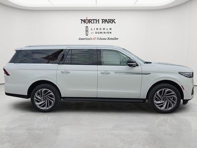 2027 Lincoln Navigator L Premiere