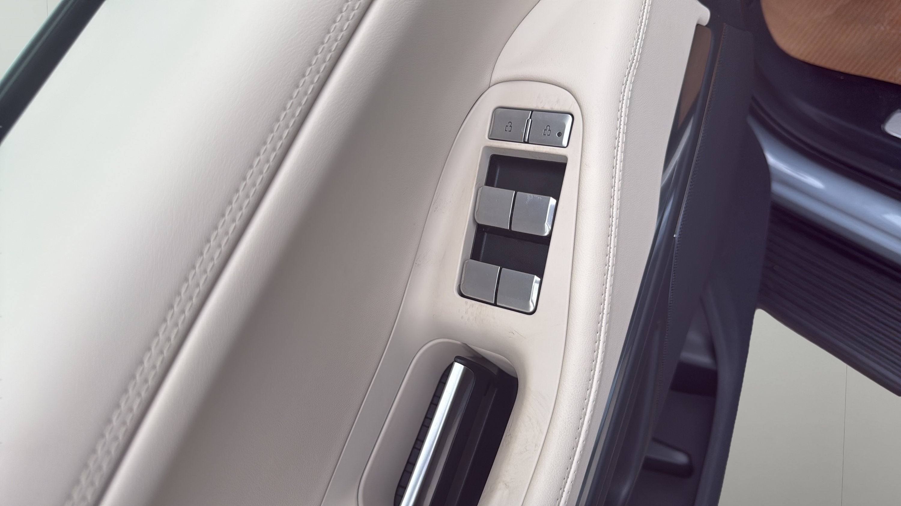 2027 Lincoln Navigator L Premiere