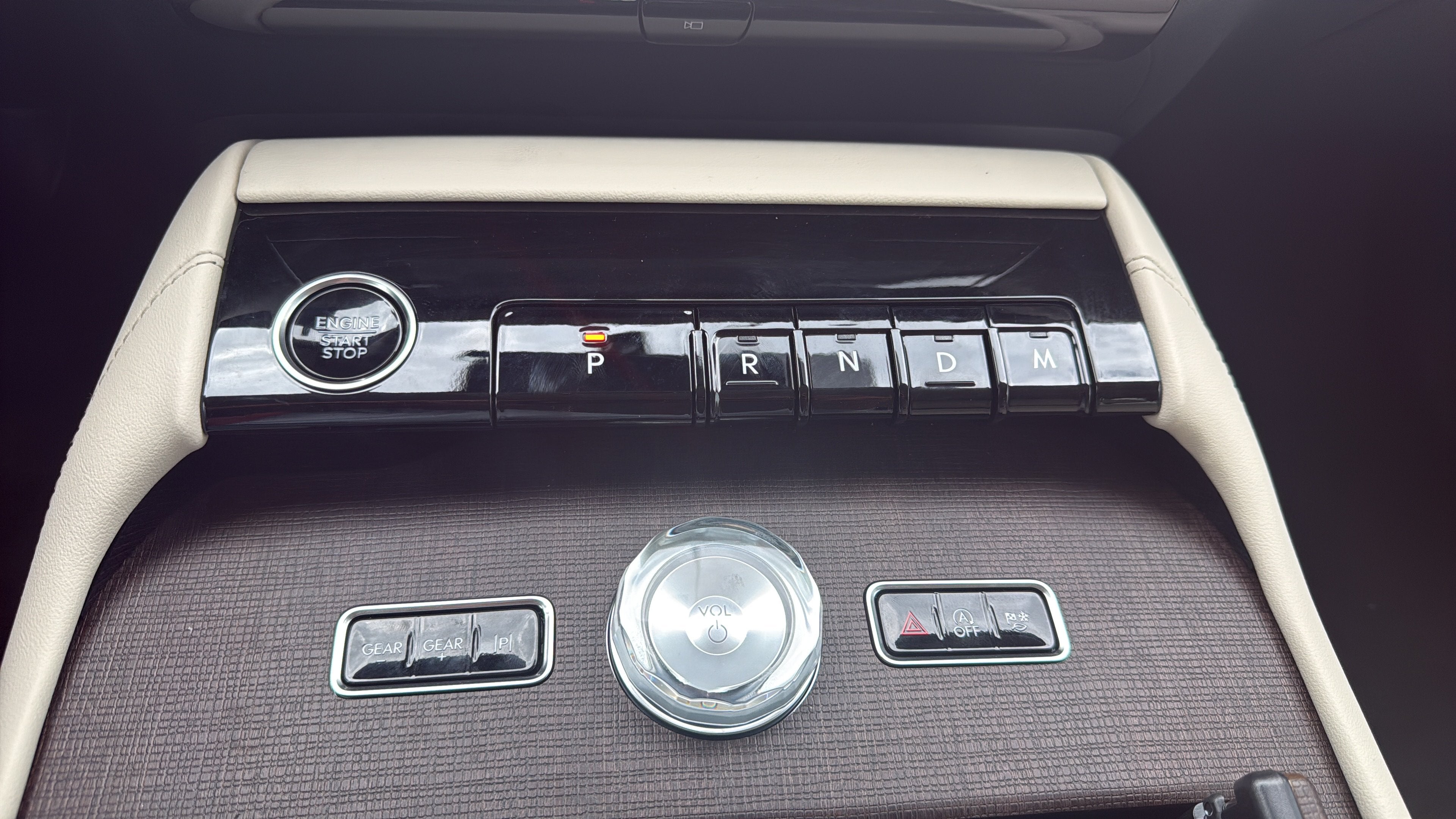 2027 Lincoln Navigator L Premiere