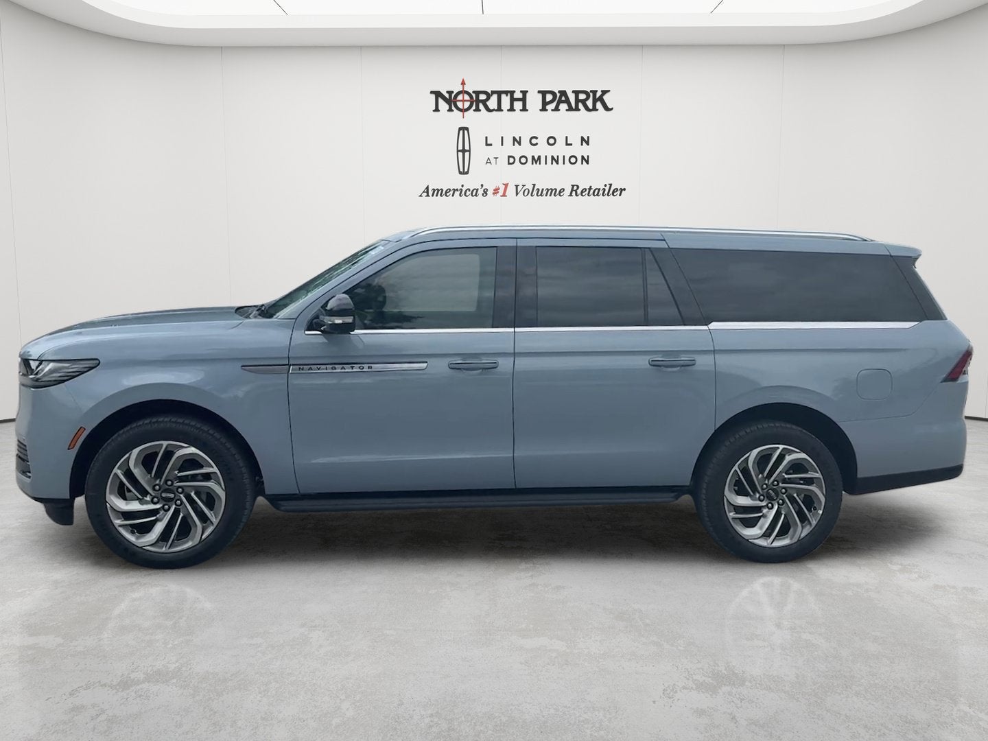 2027 Lincoln Navigator L Premiere