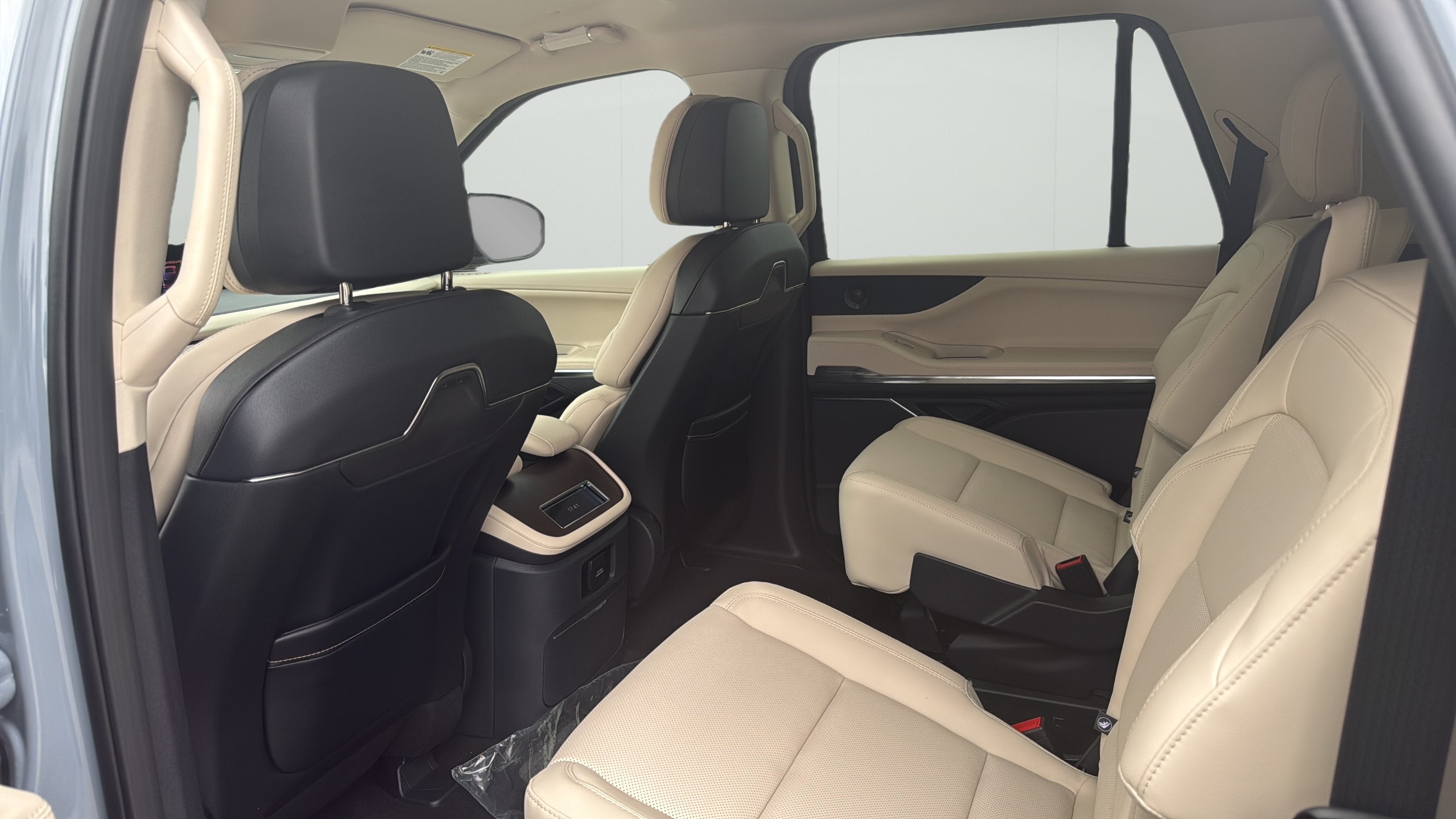 2027 Lincoln Navigator L Premiere