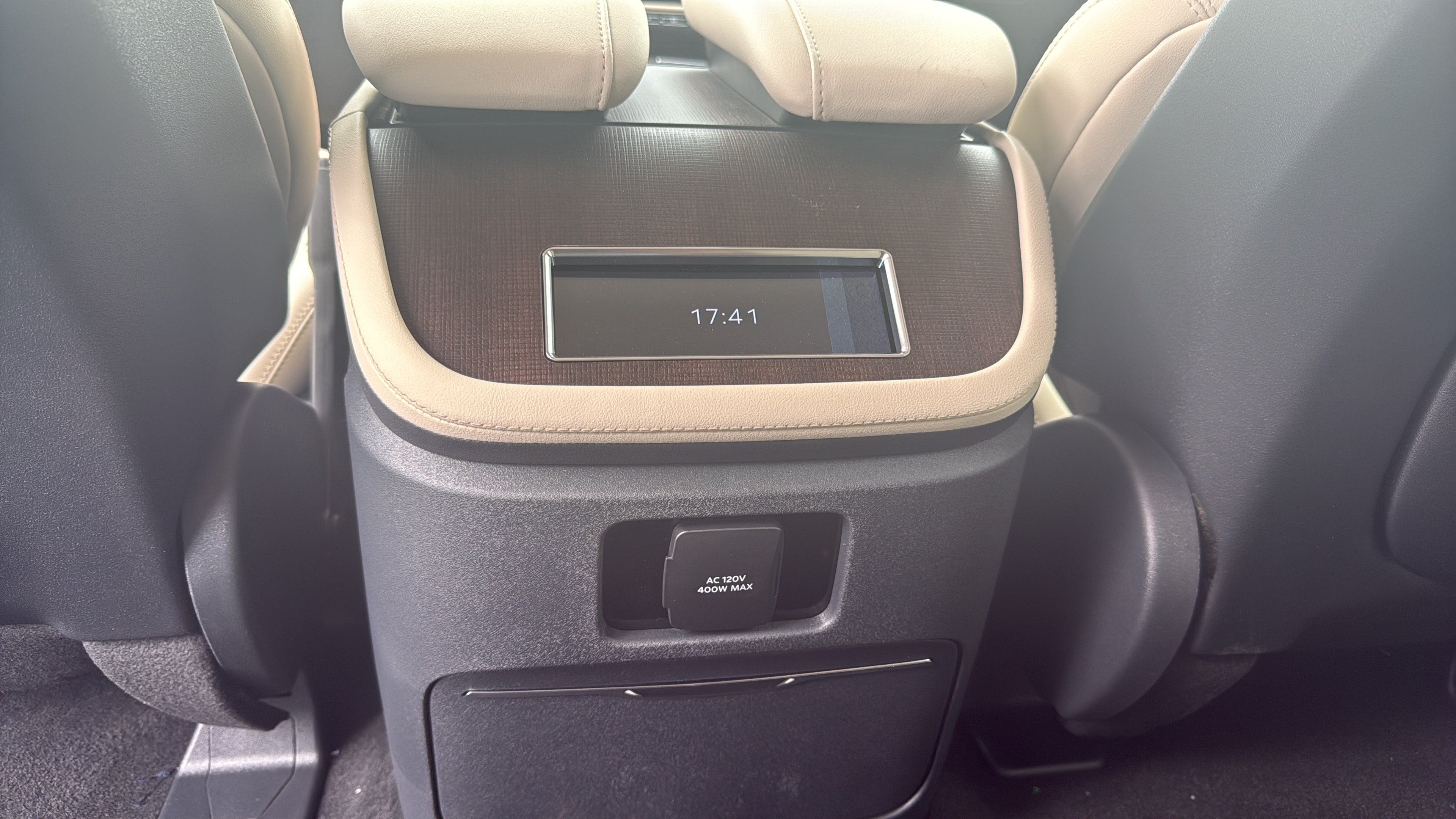 2027 Lincoln Navigator L Premiere