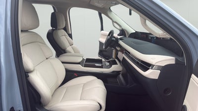 2027 Lincoln Navigator L Premiere