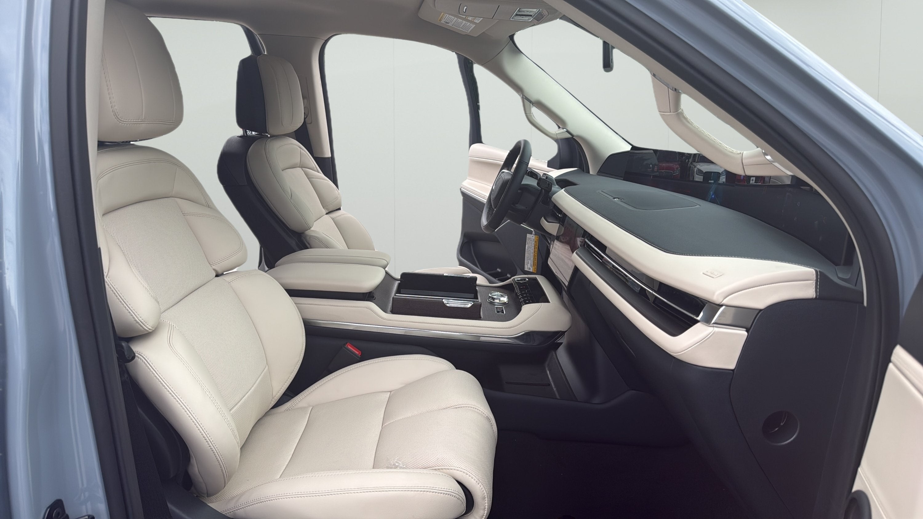 2027 Lincoln Navigator L Premiere