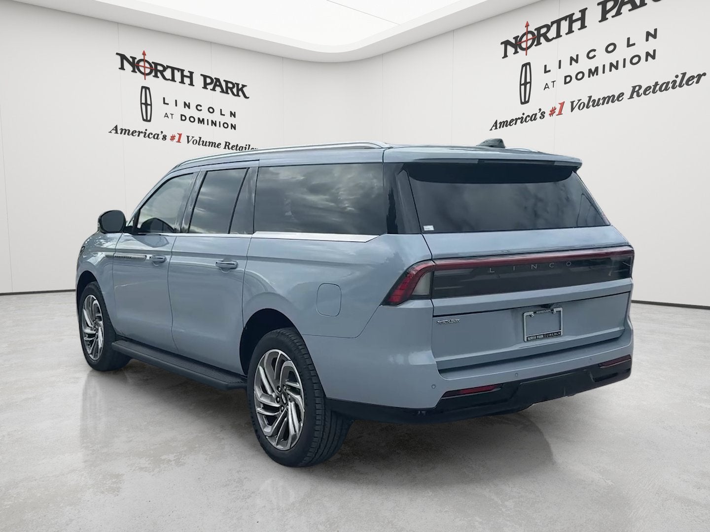 2027 Lincoln Navigator L Premiere