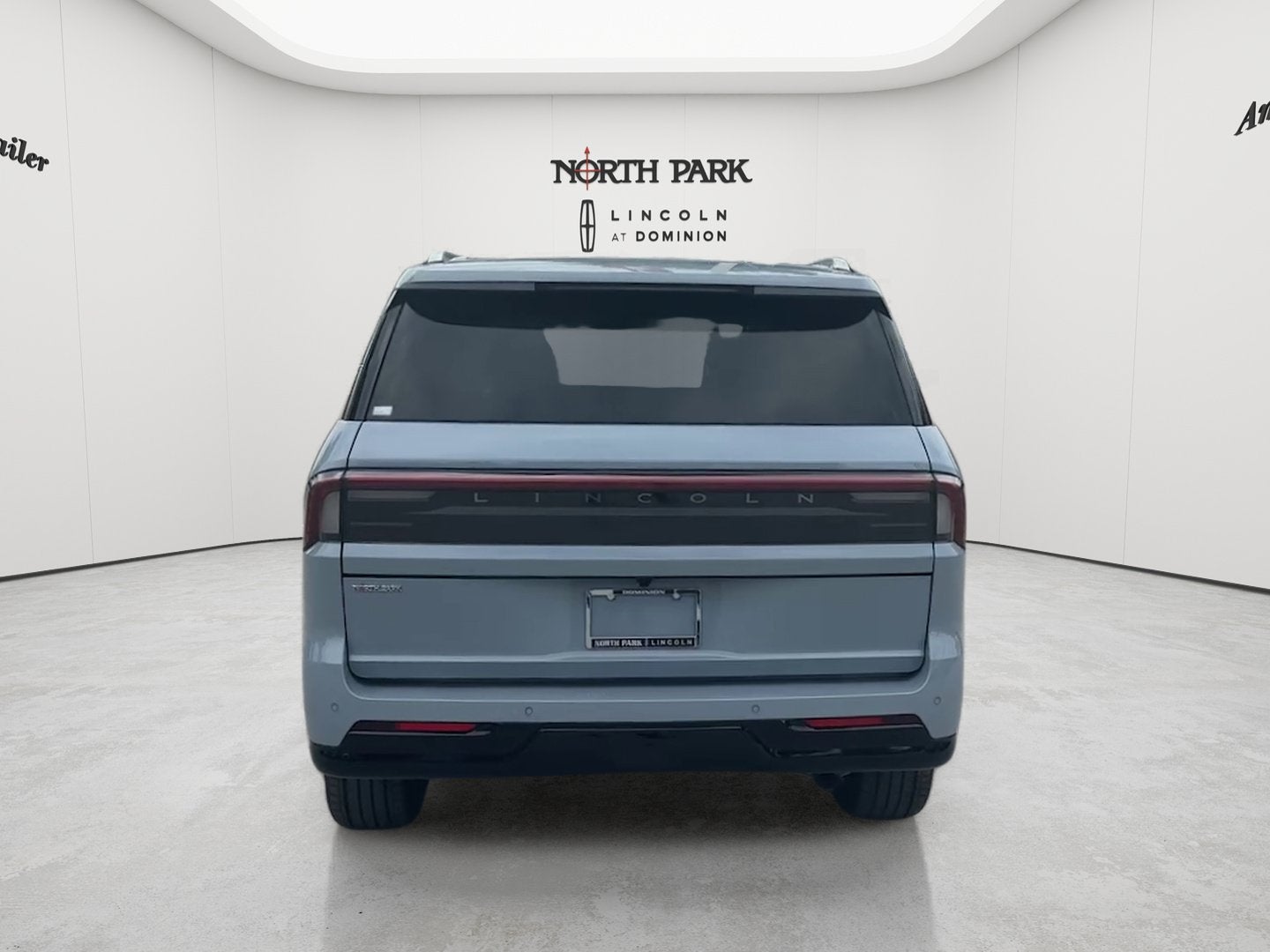 2027 Lincoln Navigator L Premiere