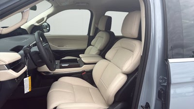 2027 Lincoln Navigator L Premiere