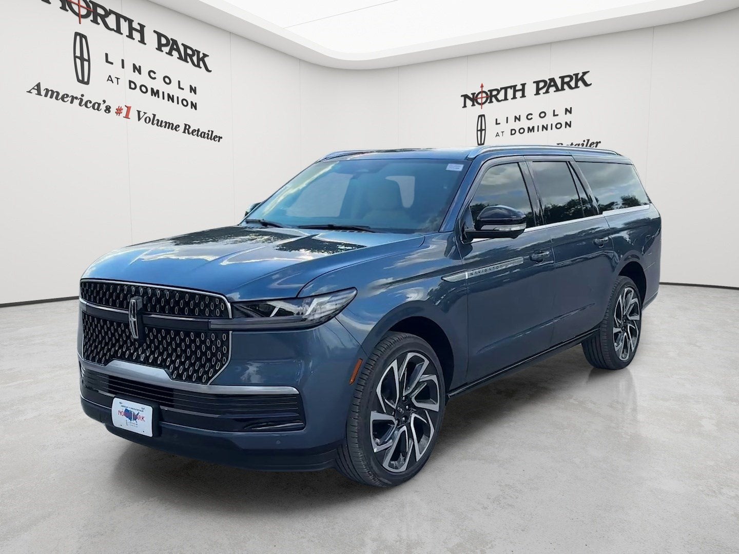 2027 Lincoln Navigator L Reserve