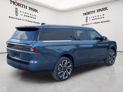 2027 Lincoln Navigator L Reserve
