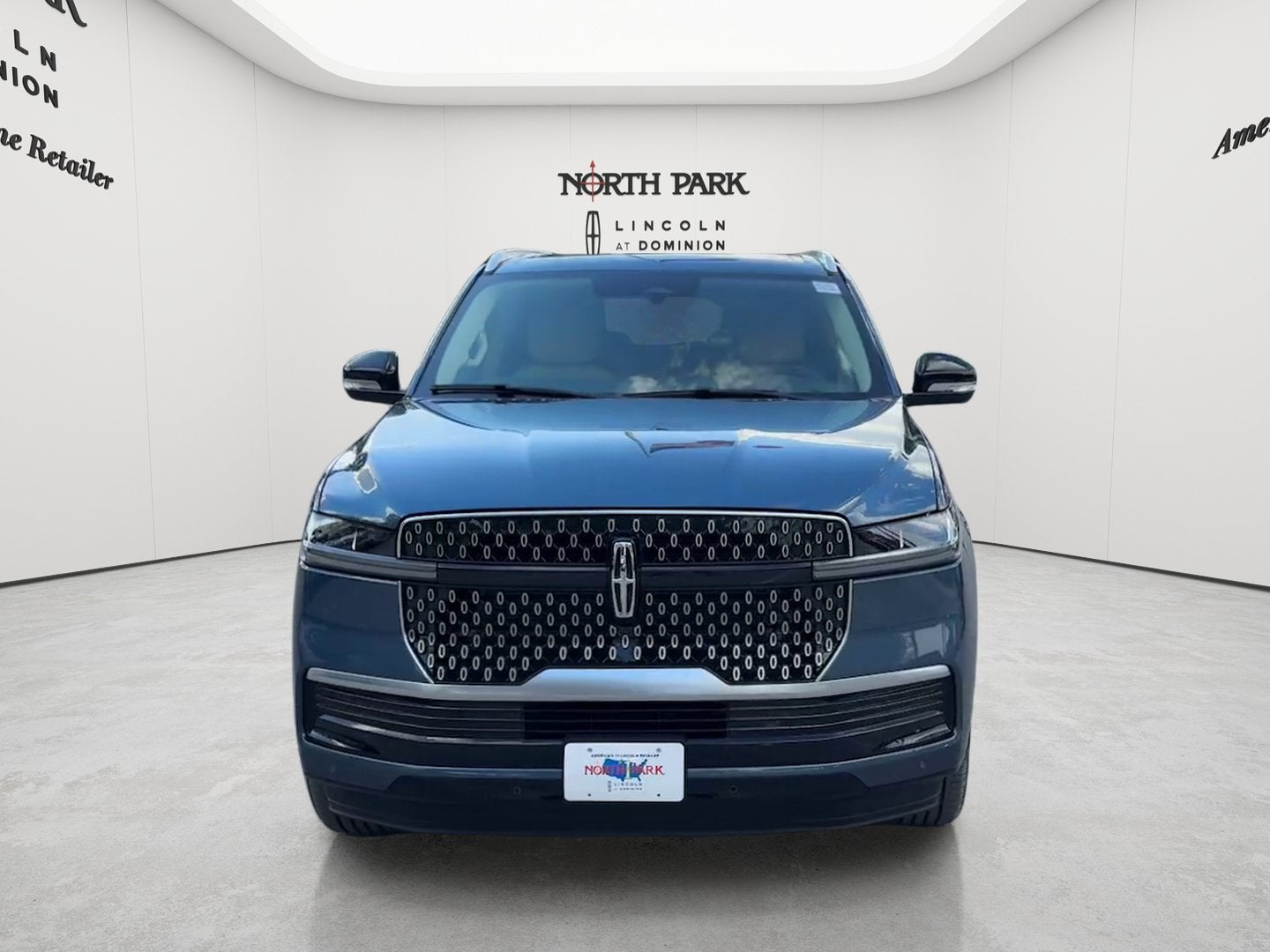 2027 Lincoln Navigator L Reserve