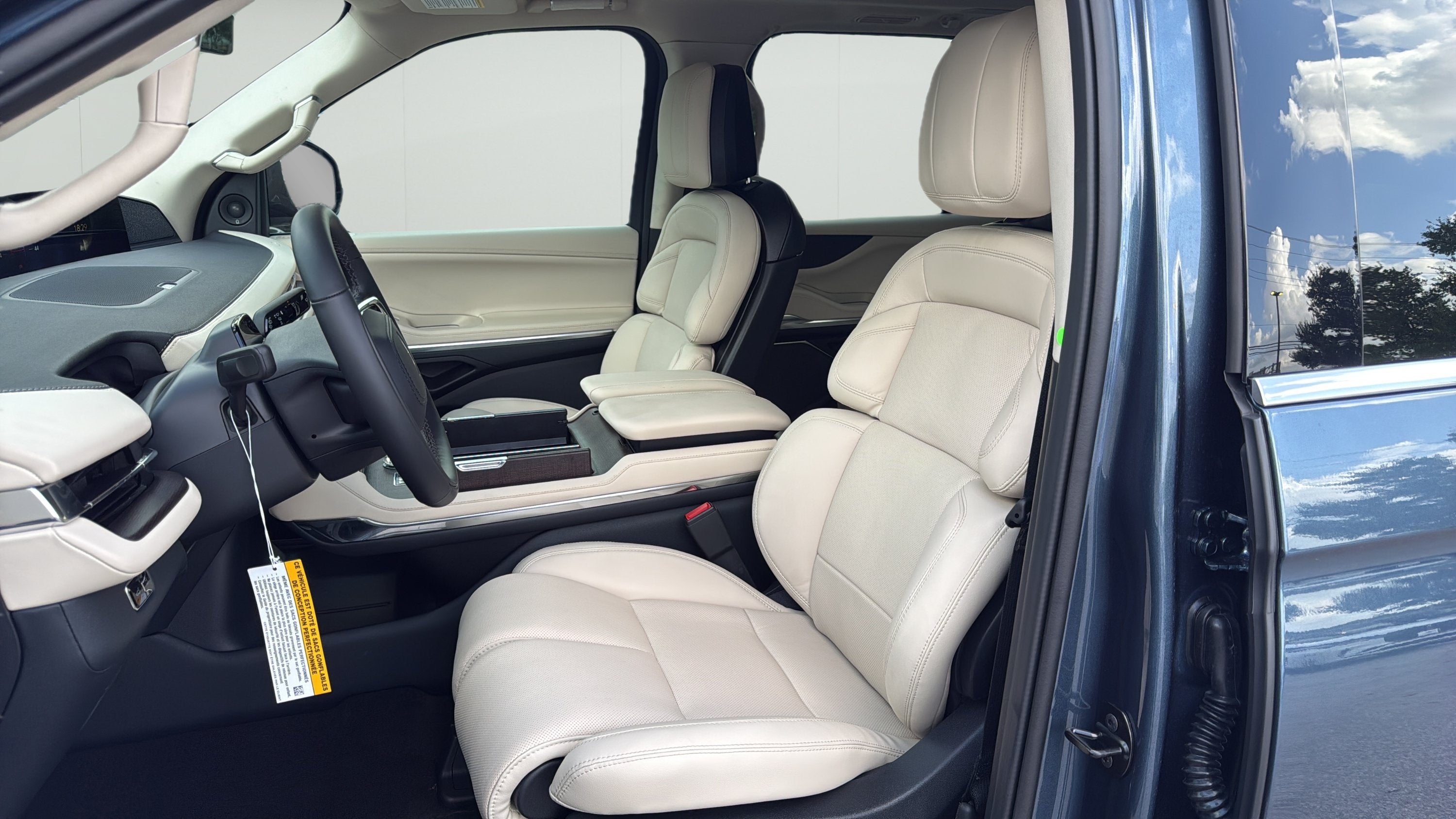 2027 Lincoln Navigator L Reserve