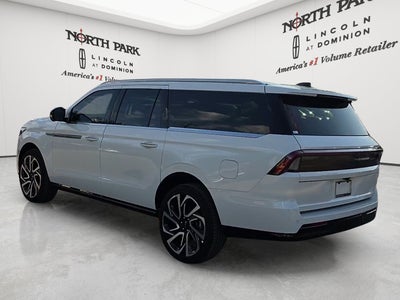 2027 Lincoln Navigator L Reserve