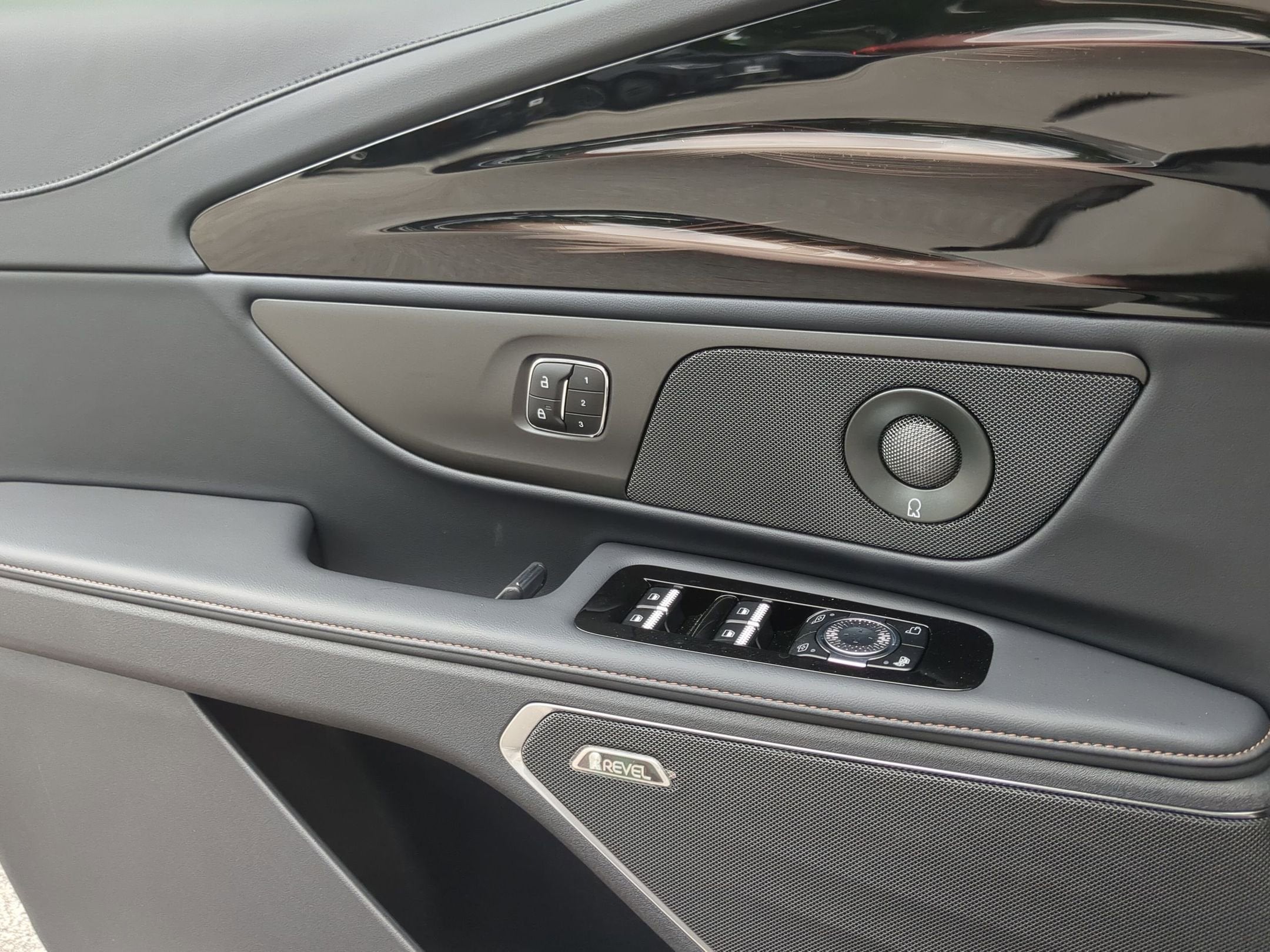 2026 Lincoln Nautilus Premiere Hybrid