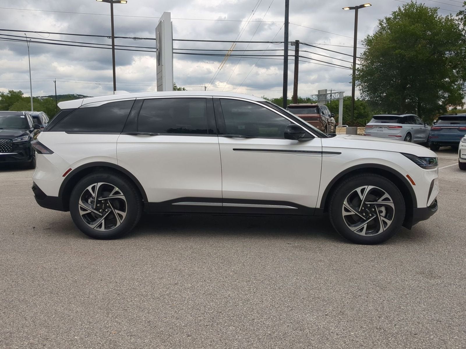 2026 Lincoln Nautilus Premiere Hybrid