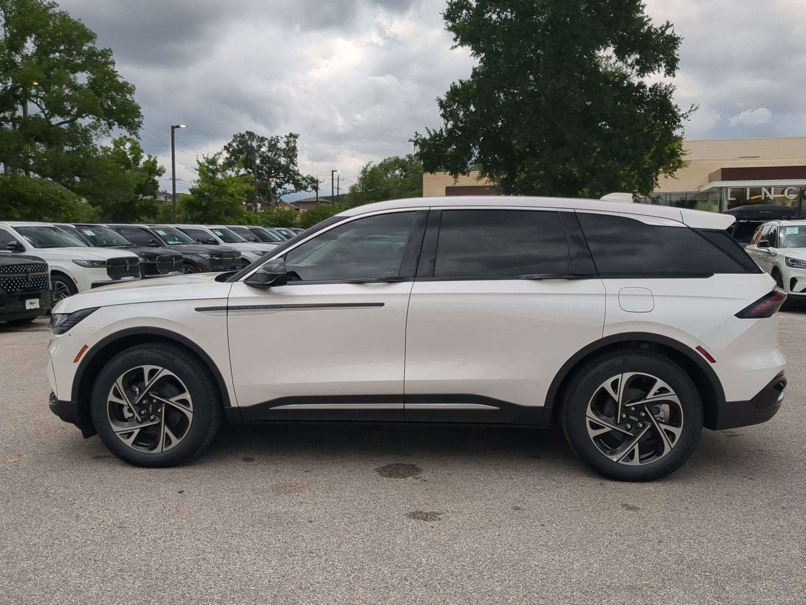 2026 Lincoln Nautilus Premiere Hybrid