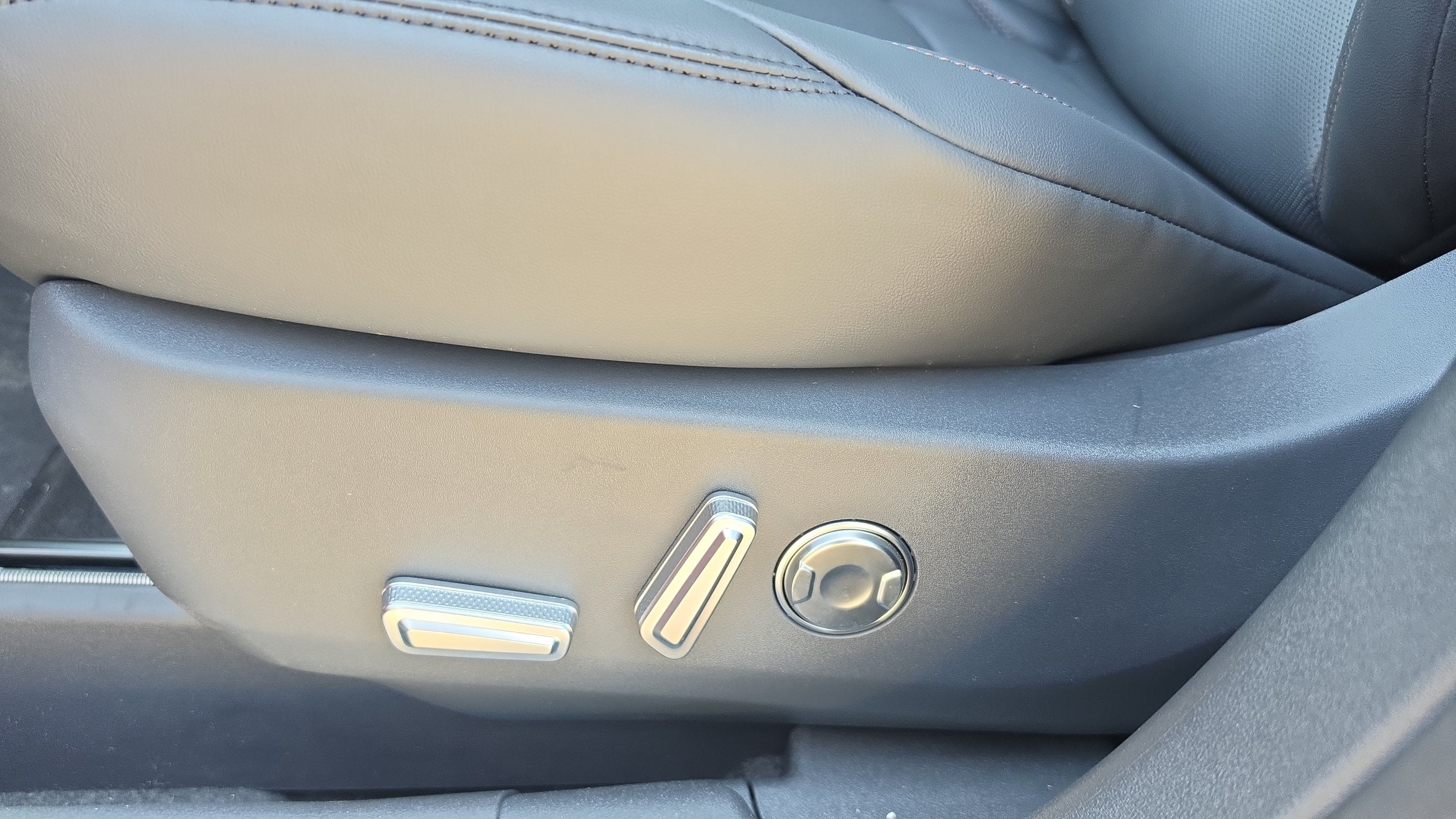 2026 Lincoln Nautilus Premiere Hybrid