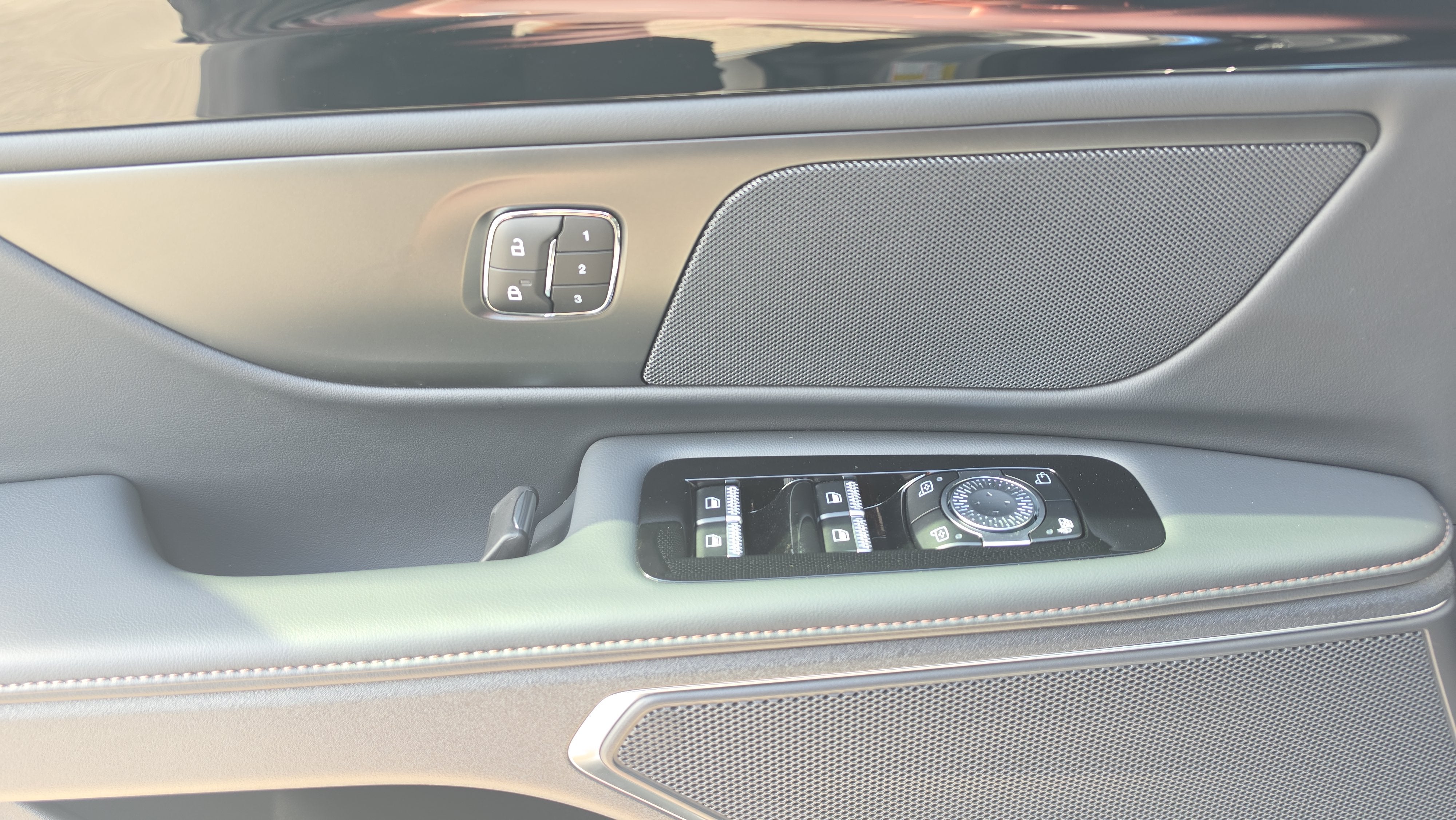 2026 Lincoln Nautilus Premiere Hybrid