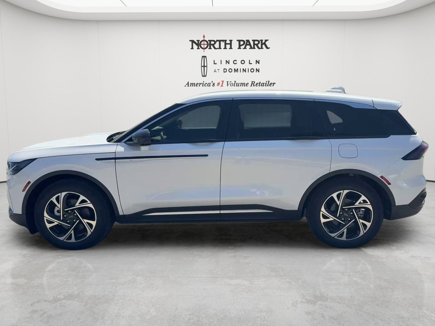 2026 Lincoln Nautilus Premiere Hybrid