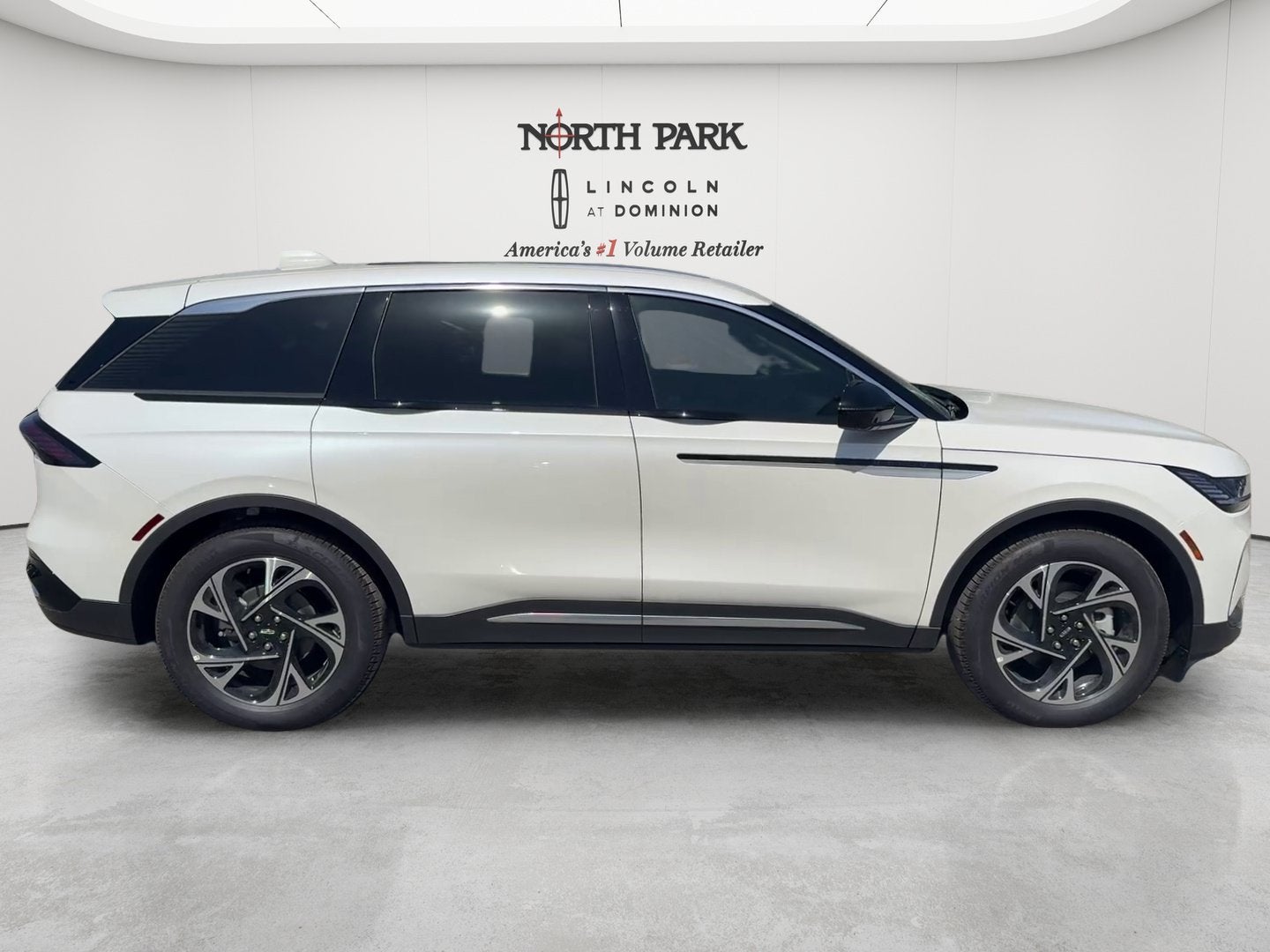 2026 Lincoln Nautilus Premiere Hybrid