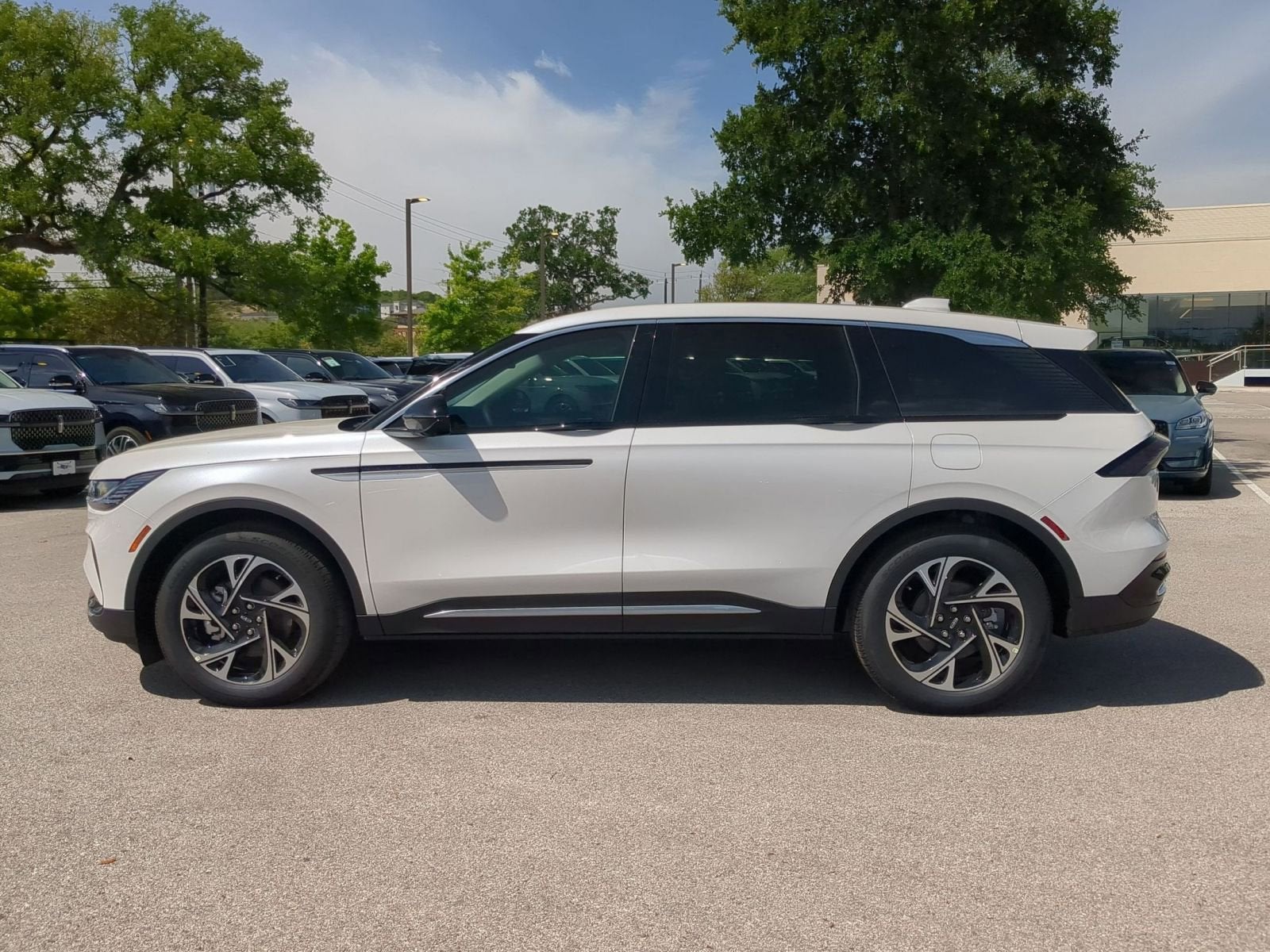 2026 Lincoln Nautilus Premiere Hybrid