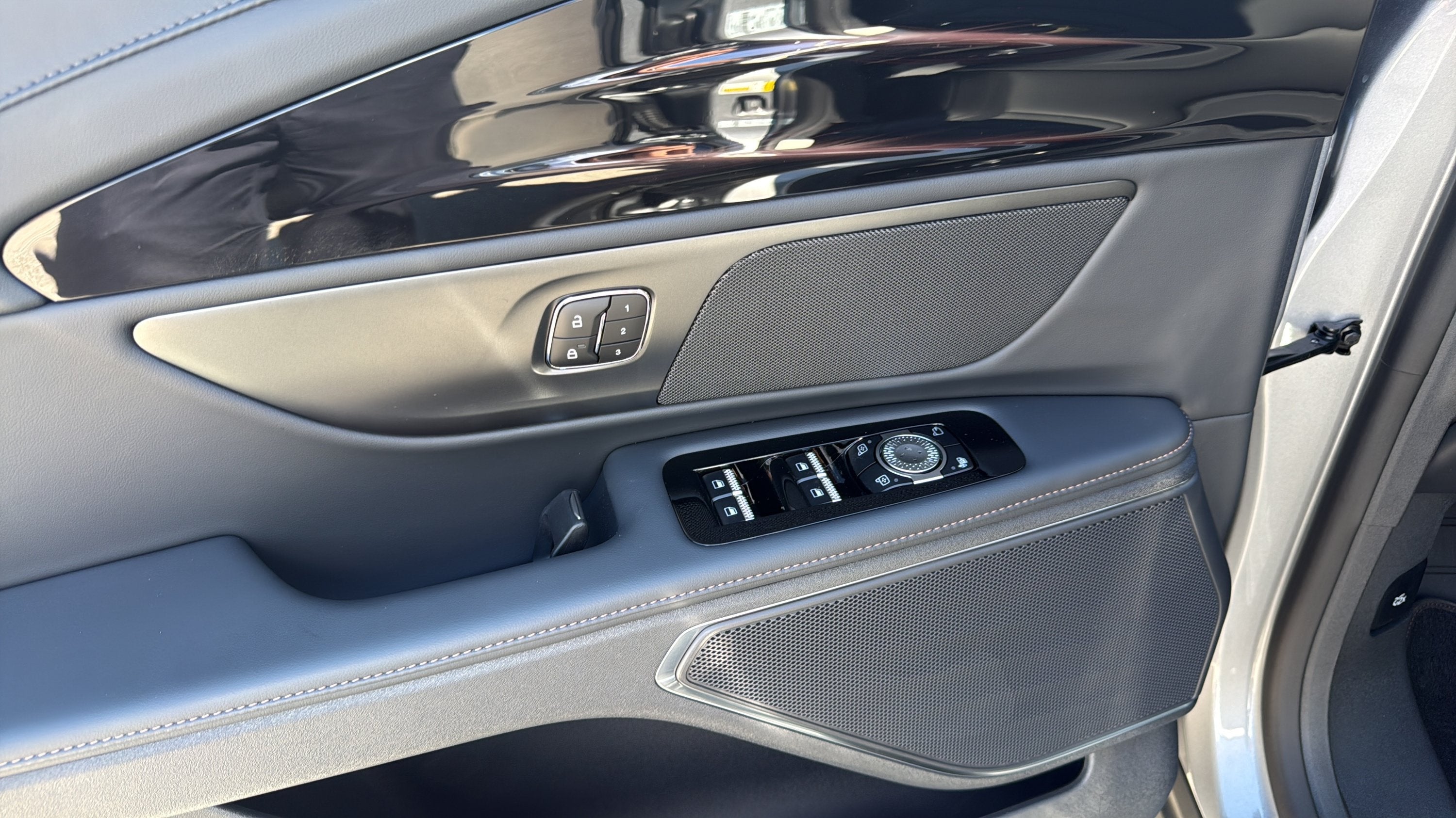 2026 Lincoln Nautilus Premiere Hybrid