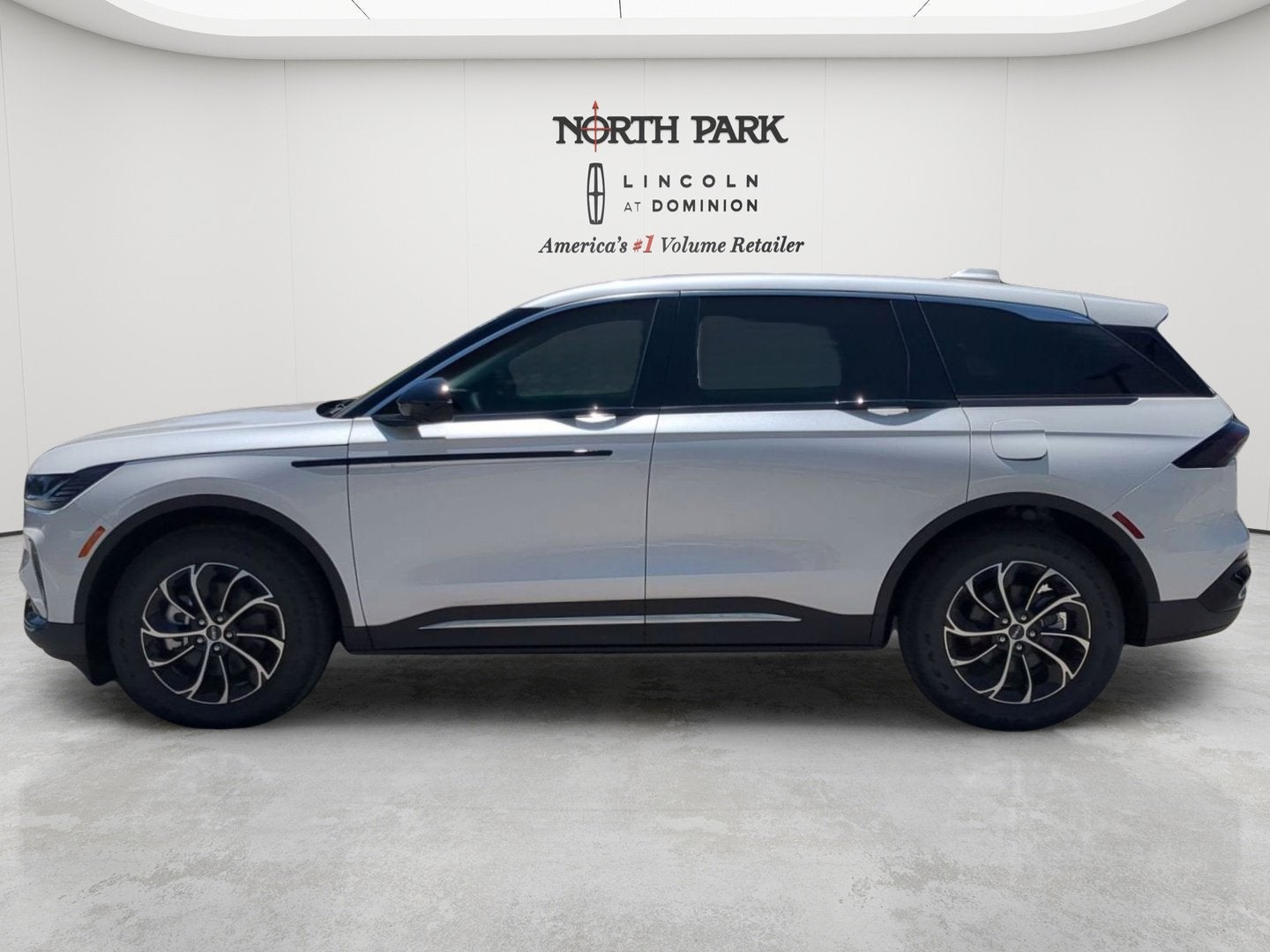 2026 Lincoln Nautilus Premiere Hybrid