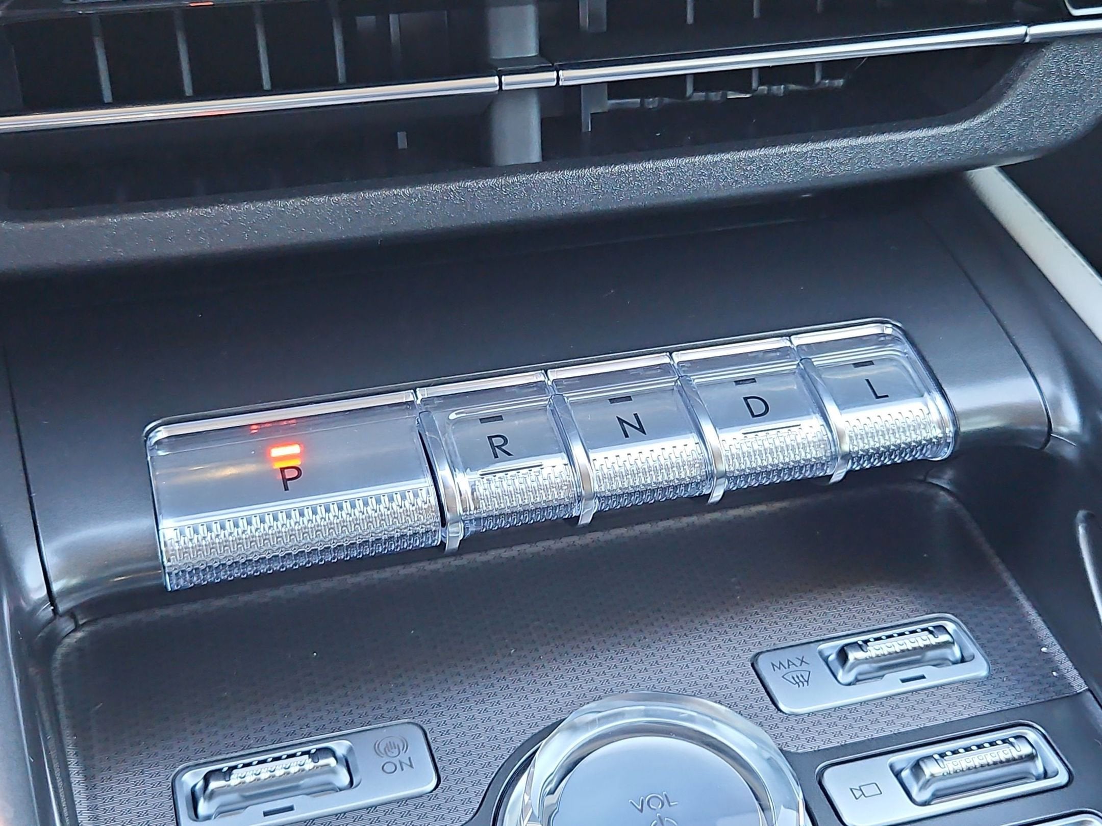 2025 Lincoln Nautilus Premiere Hybrid