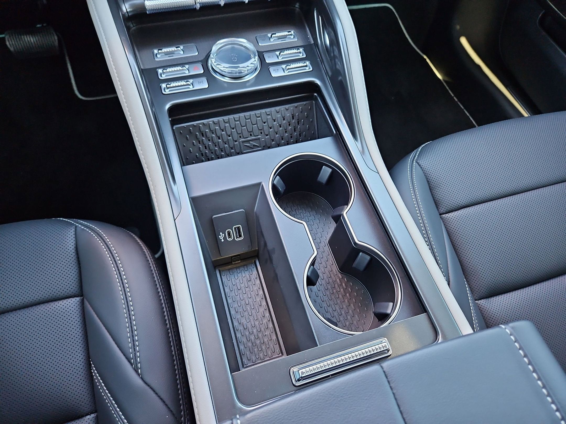 2025 Lincoln Nautilus Premiere Hybrid