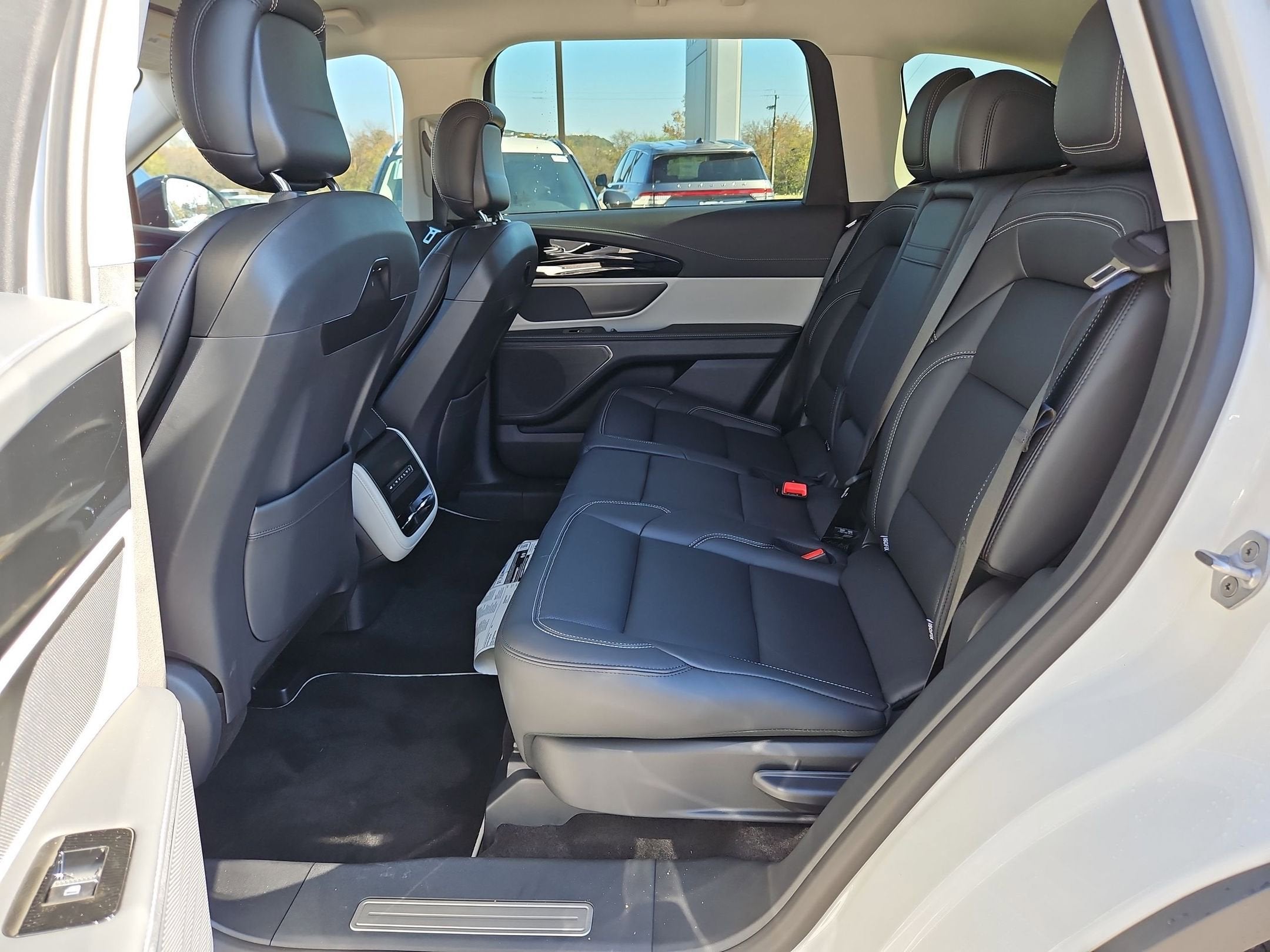 2025 Lincoln Nautilus Premiere Hybrid