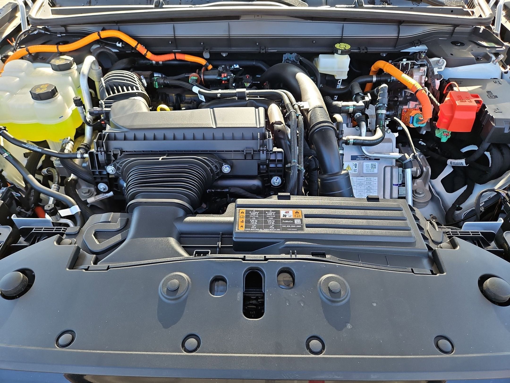 2025 Lincoln Nautilus Premiere Hybrid