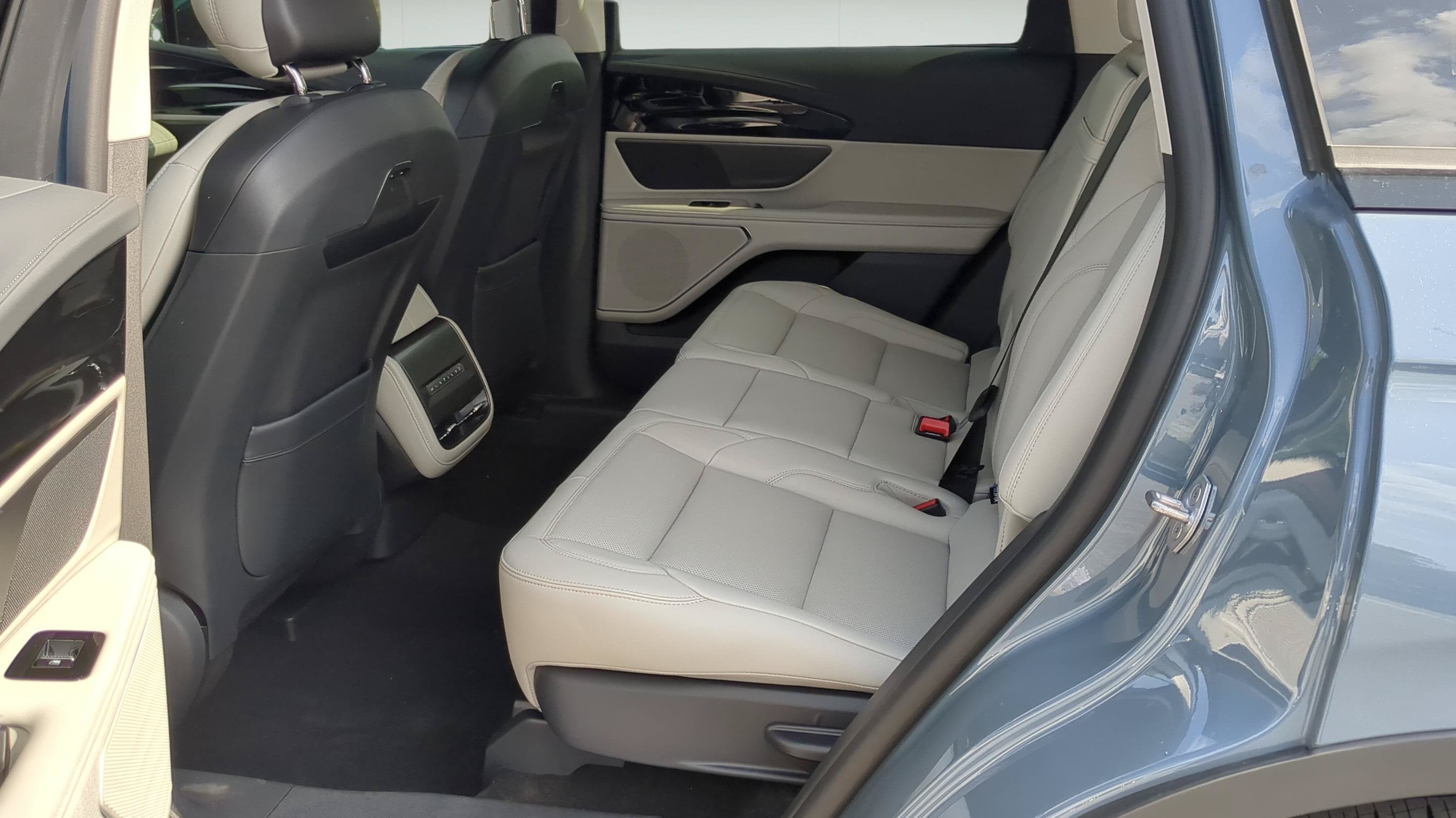 2026 Lincoln Nautilus Premiere Hybrid