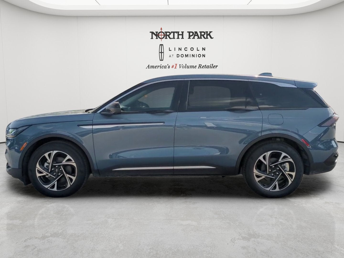 2026 Lincoln Nautilus Premiere Hybrid