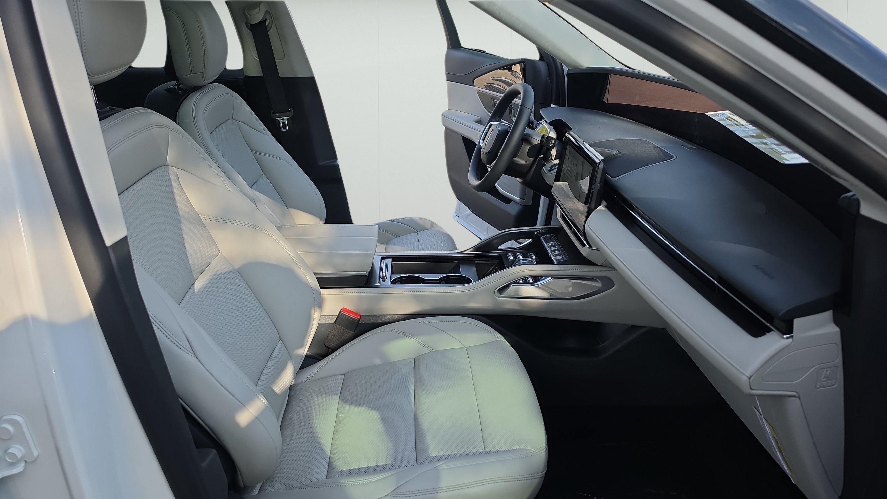 2026 Lincoln Nautilus Premiere Hybrid