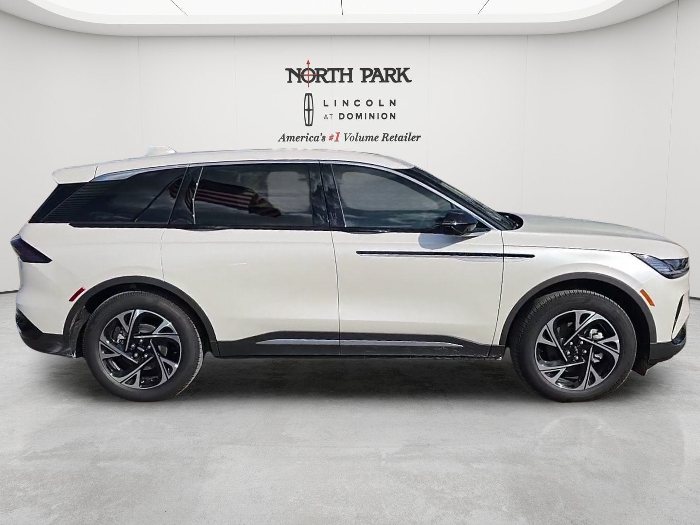 2026 Lincoln Nautilus Premiere Hybrid