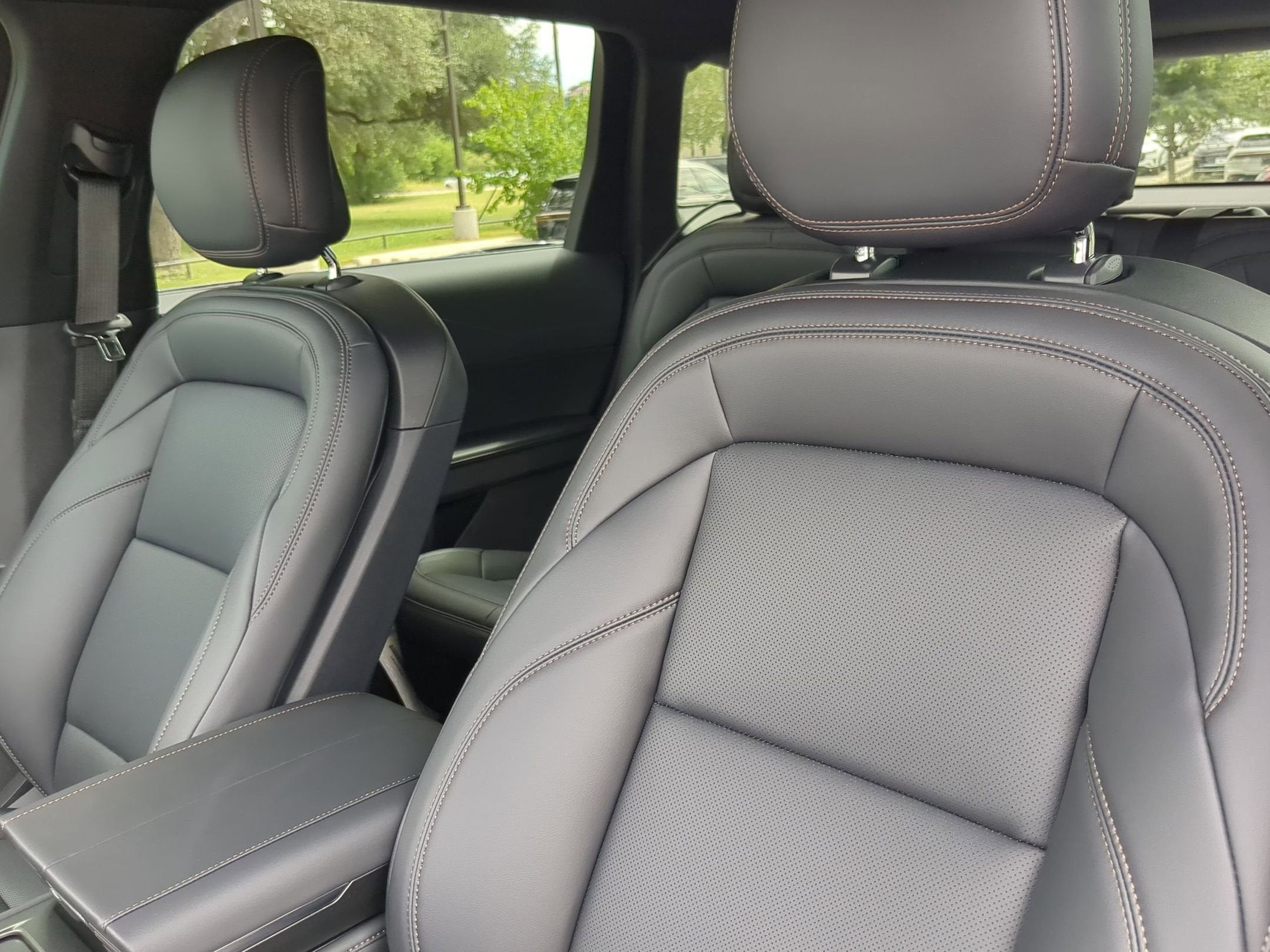 2025 Lincoln Nautilus Premiere Hybrid