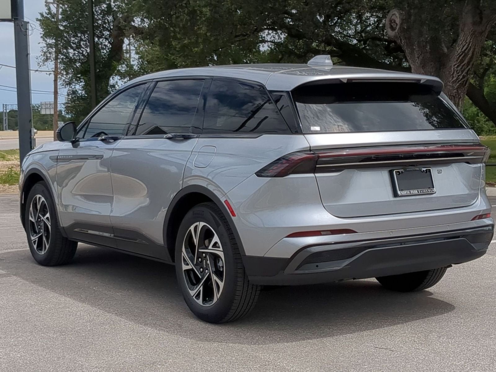 2025 Lincoln Nautilus Premiere Hybrid