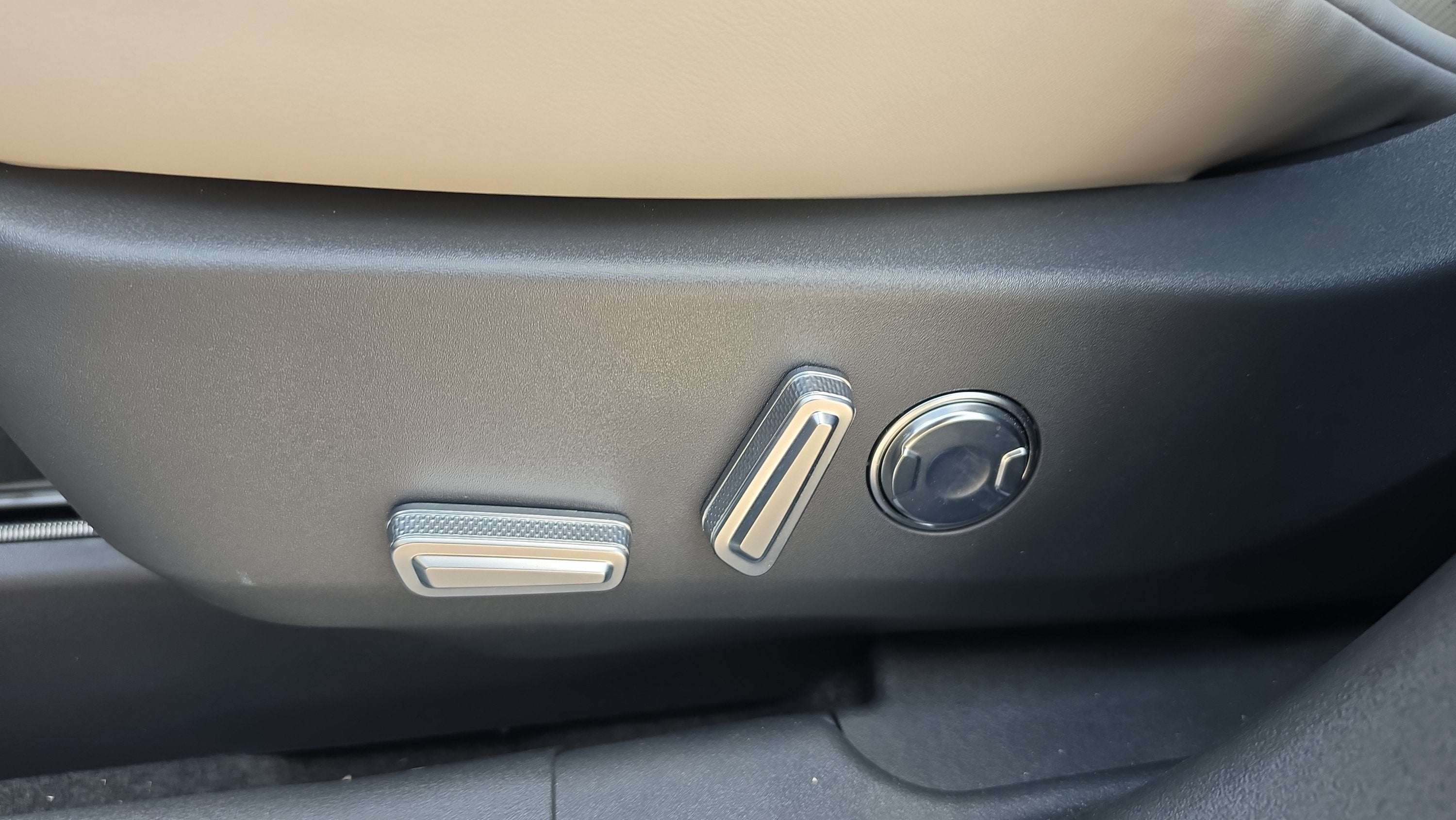 2026 Lincoln Nautilus Premiere Hybrid