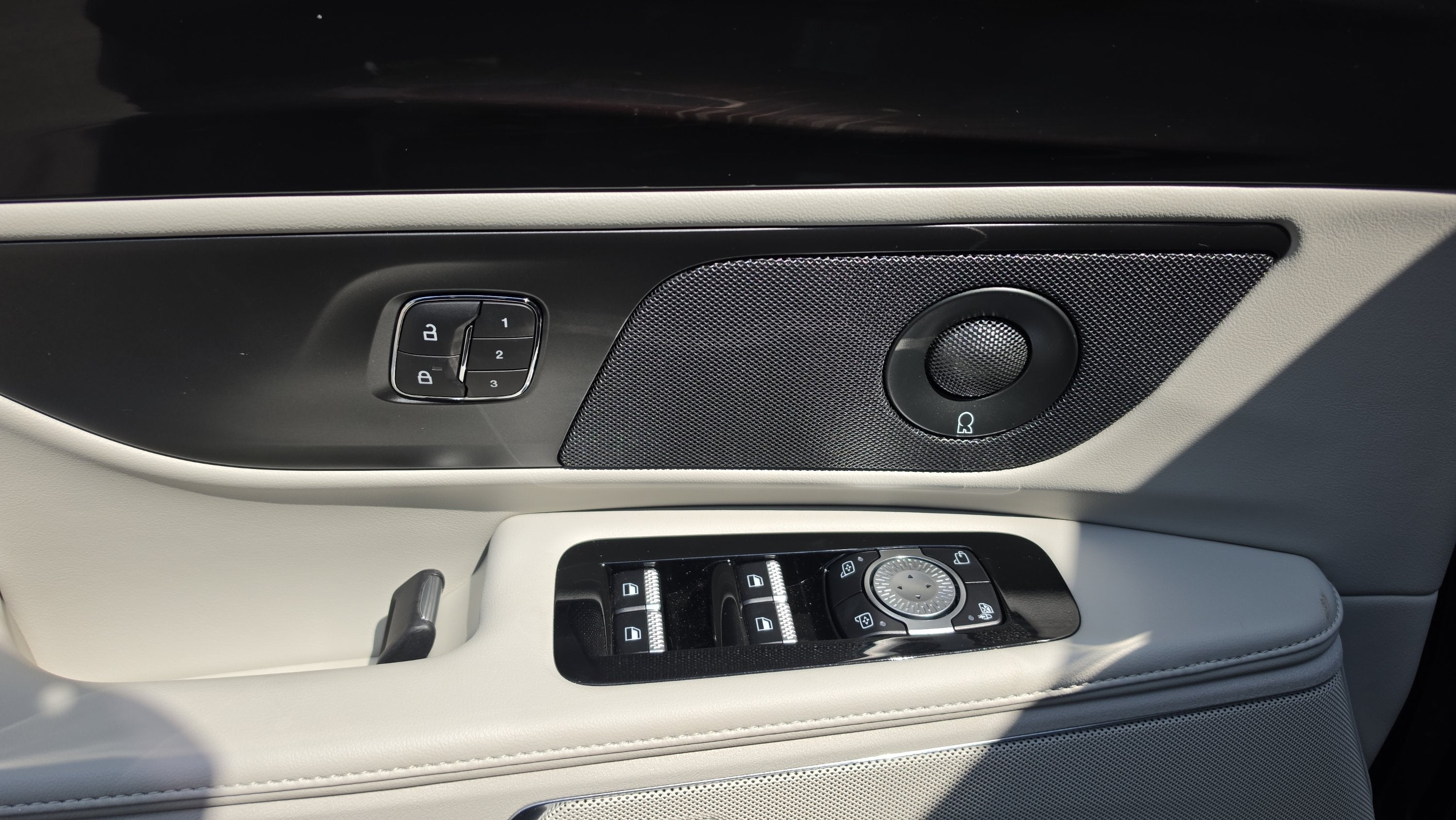 2026 Lincoln Nautilus Premiere Hybrid