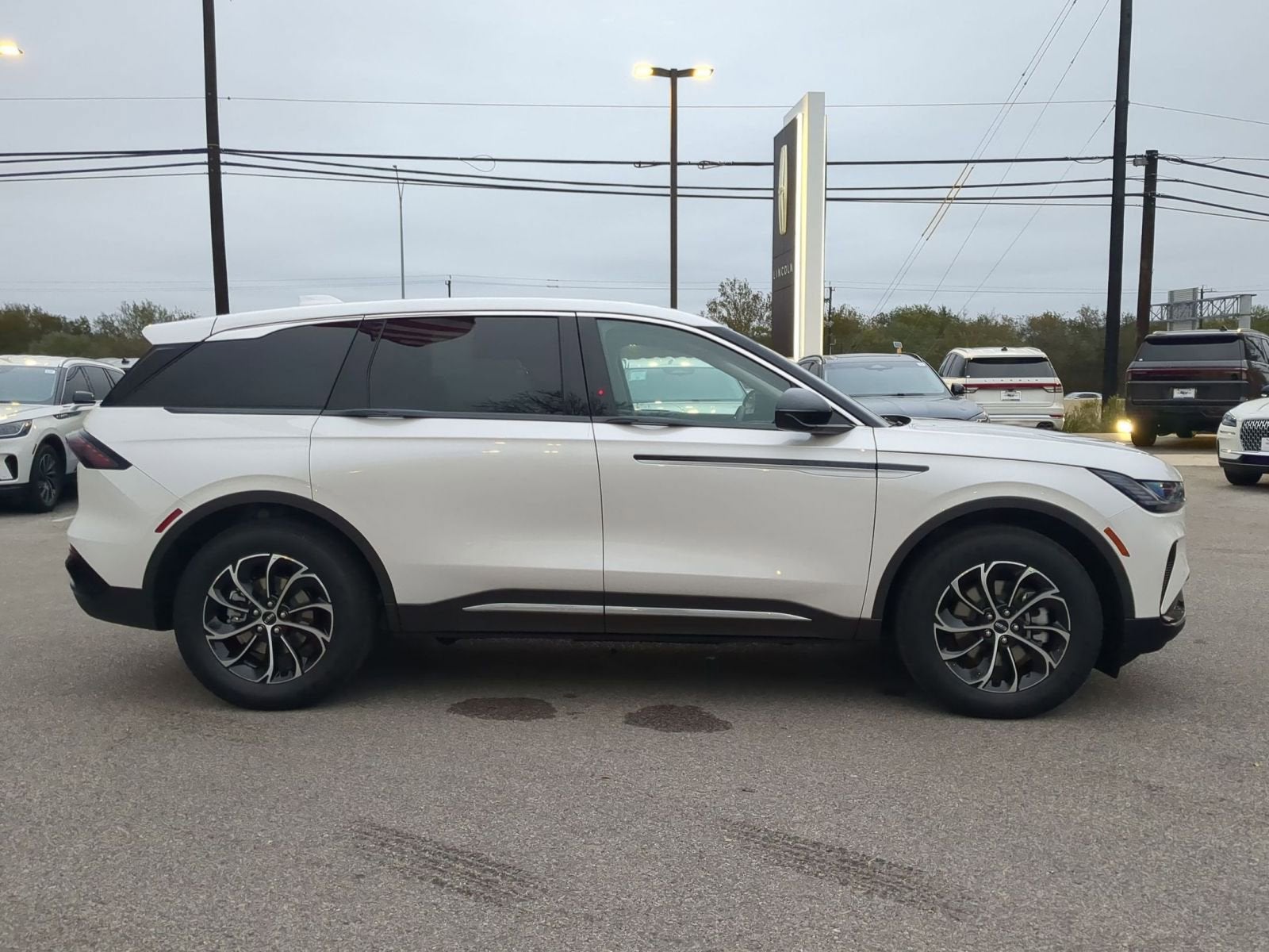 2026 Lincoln Nautilus Premiere Hybrid
