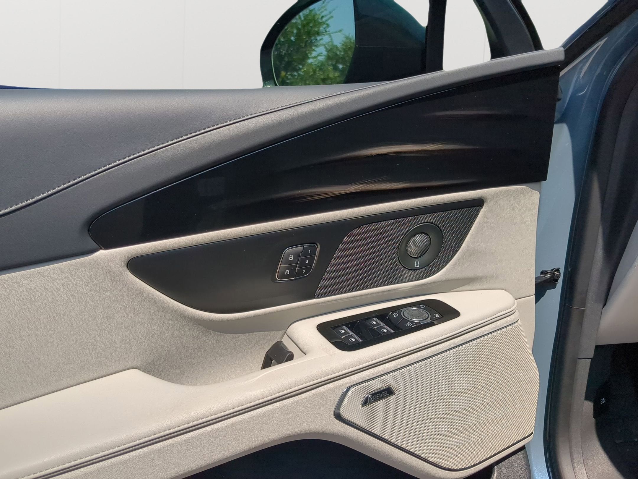 2026 Lincoln Nautilus Premiere Hybrid