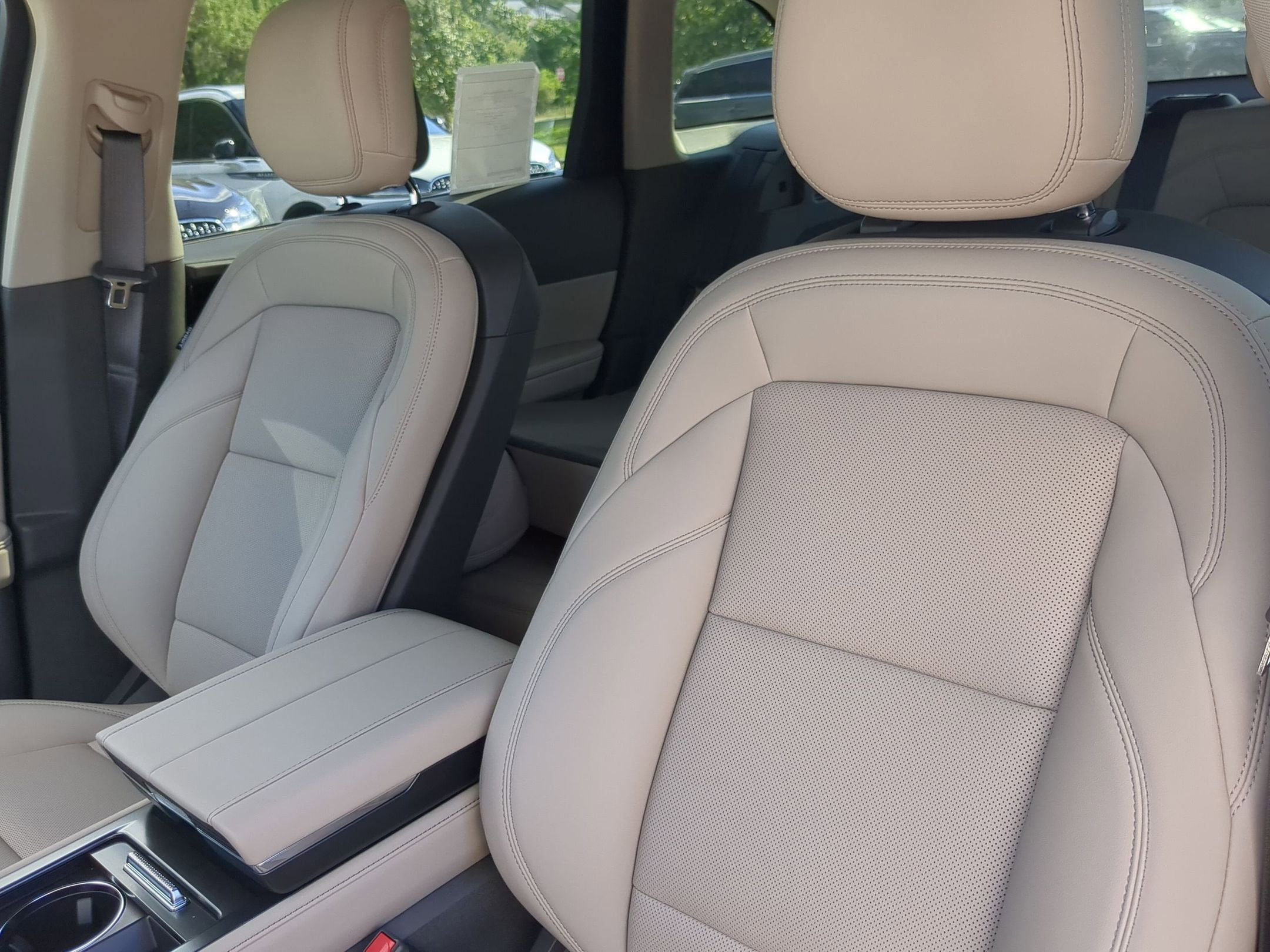 2025 Lincoln Nautilus Premiere Hybrid