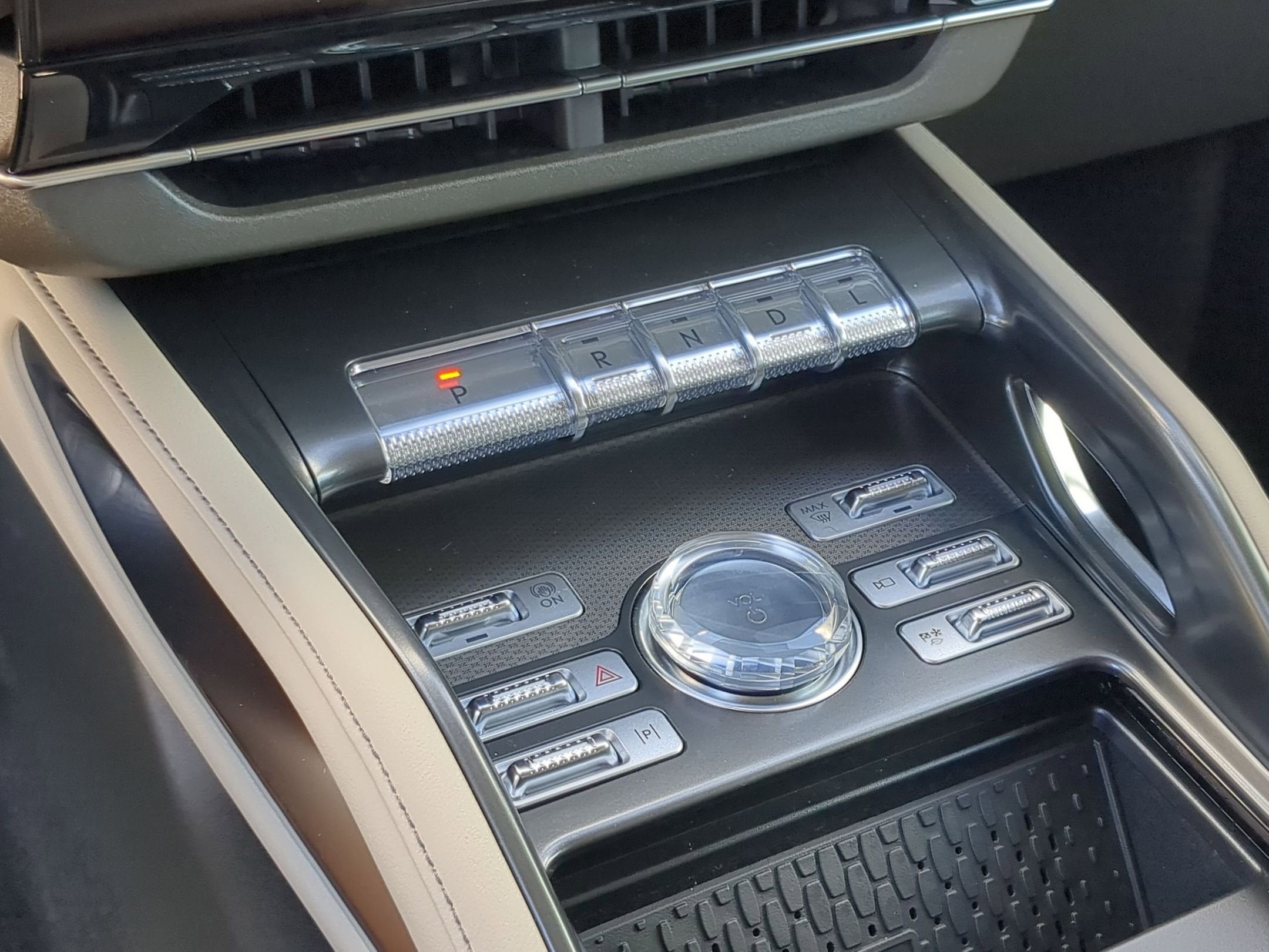 2025 Lincoln Nautilus Premiere Hybrid