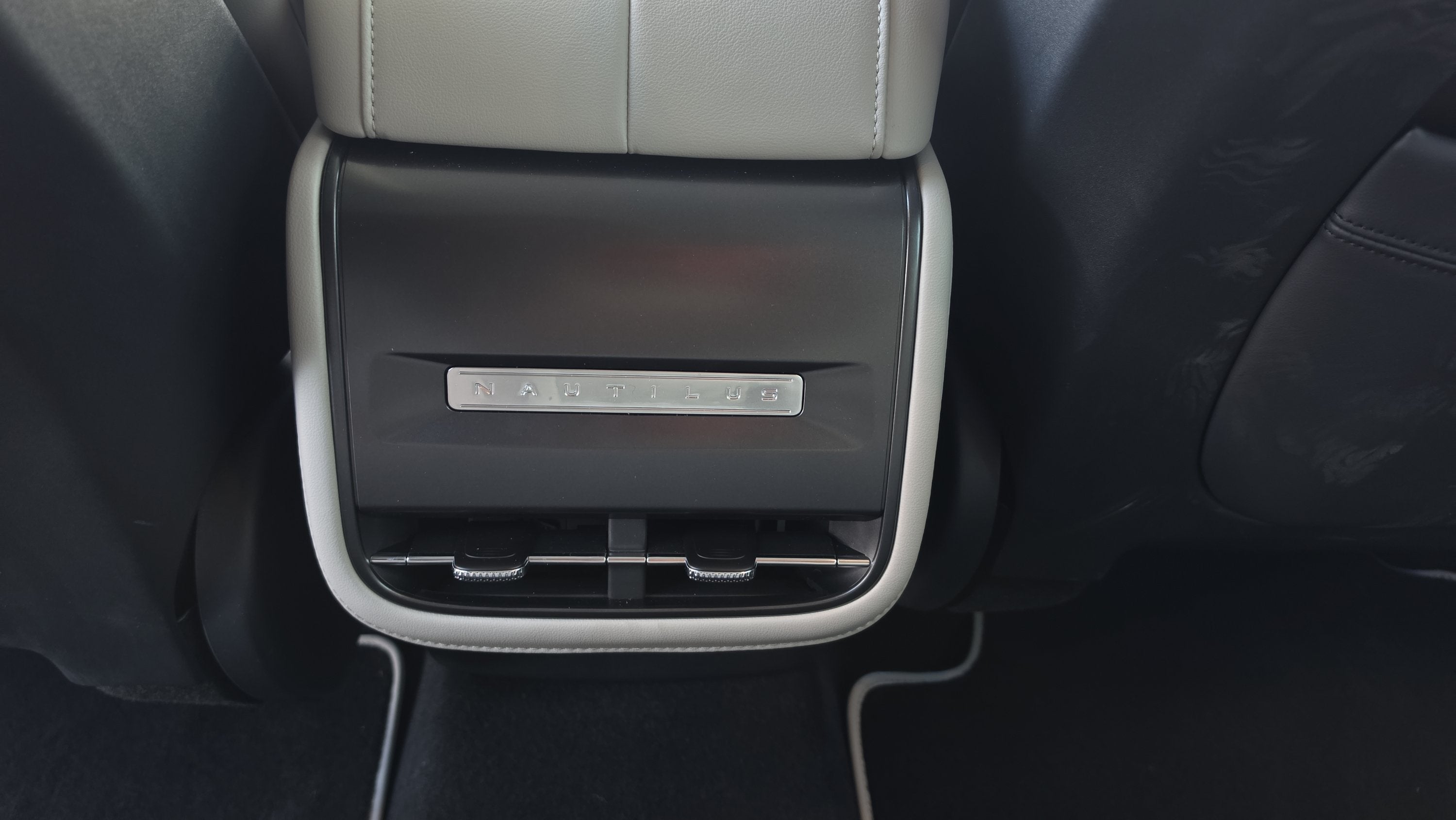 2026 Lincoln Nautilus Premiere Hybrid