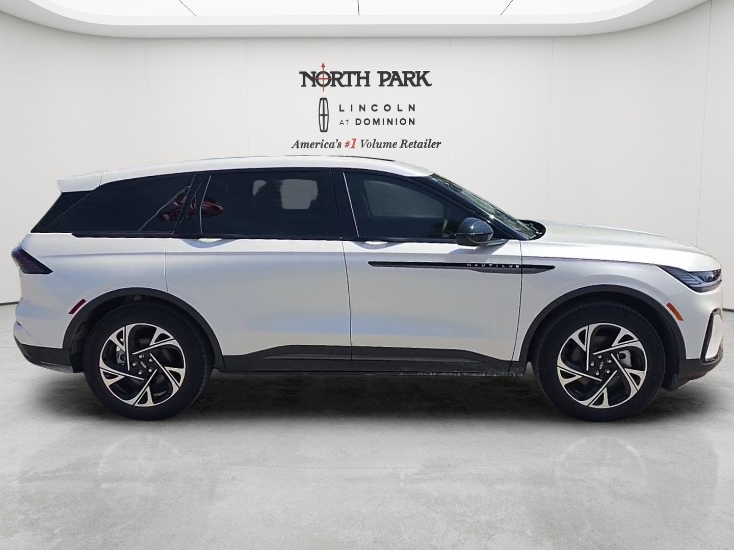 2026 Lincoln Nautilus Premiere Hybrid