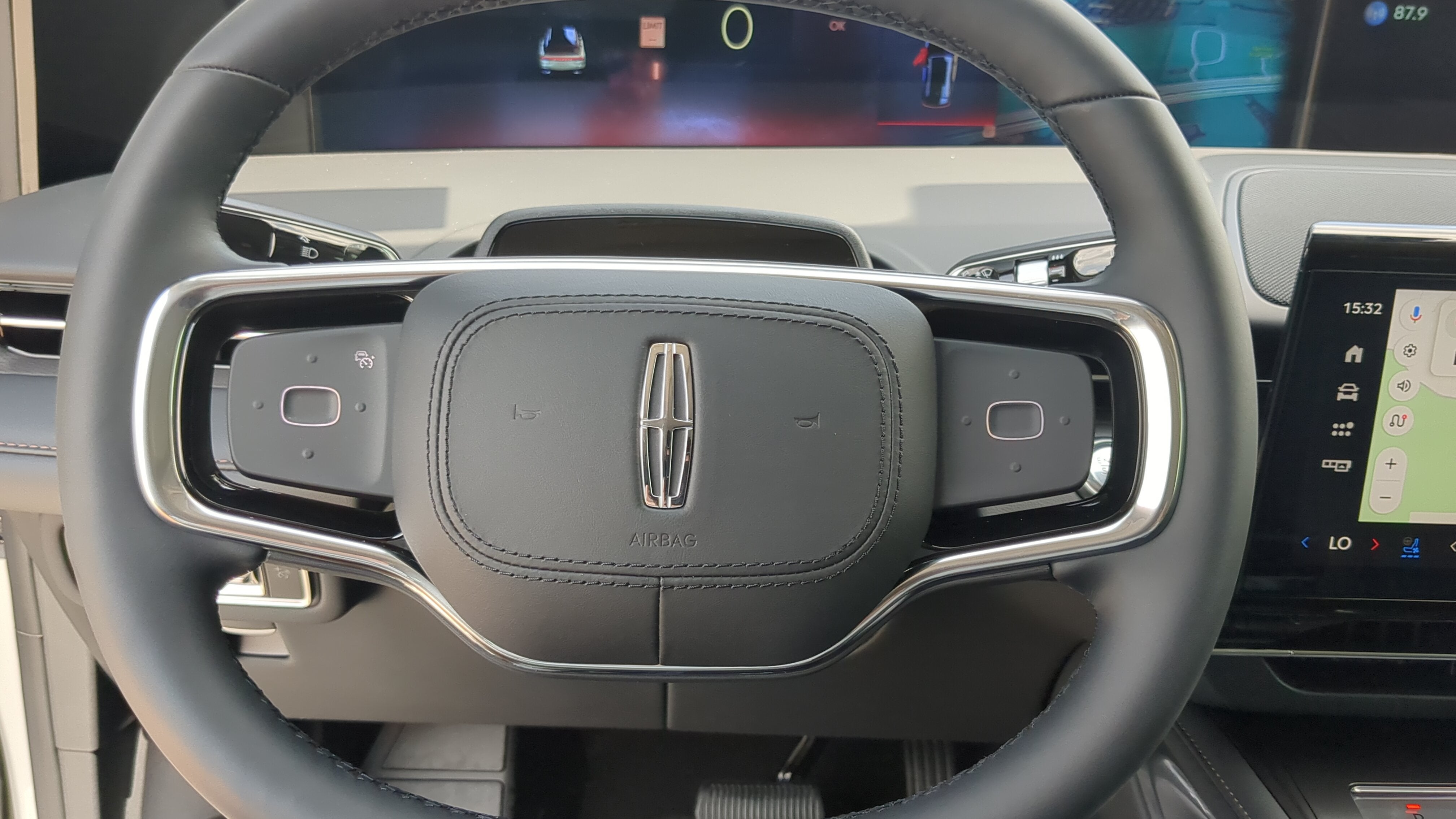 2026 Lincoln Nautilus Premiere Hybrid