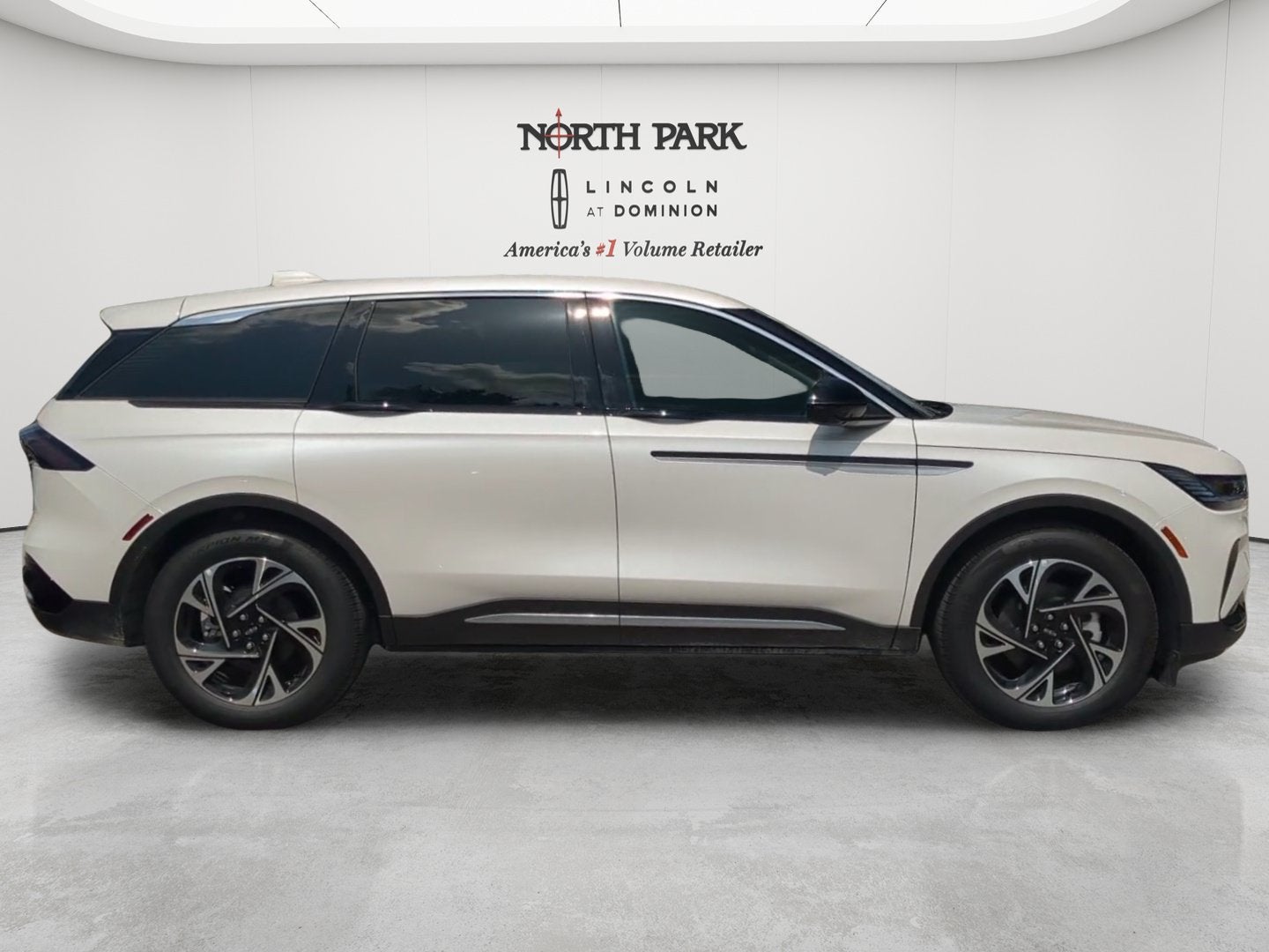 2026 Lincoln Nautilus Premiere Hybrid