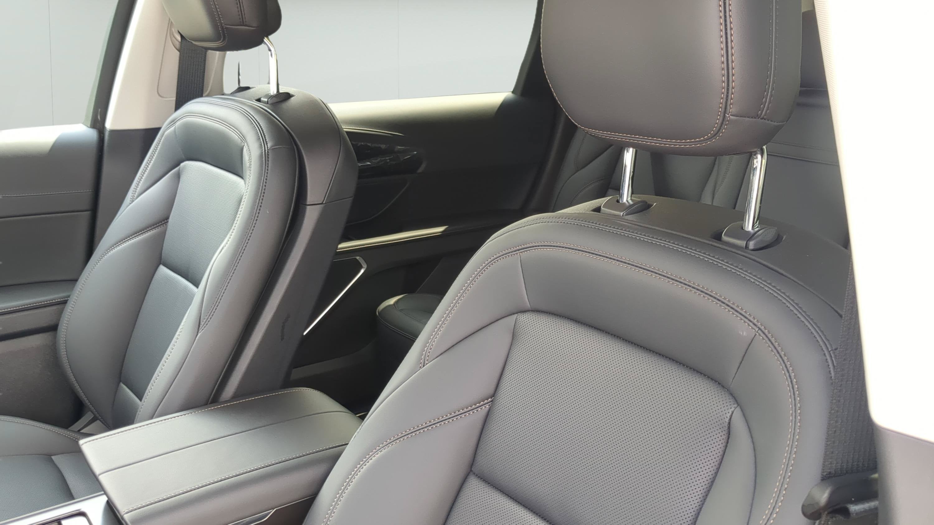 2026 Lincoln Nautilus Premiere Hybrid