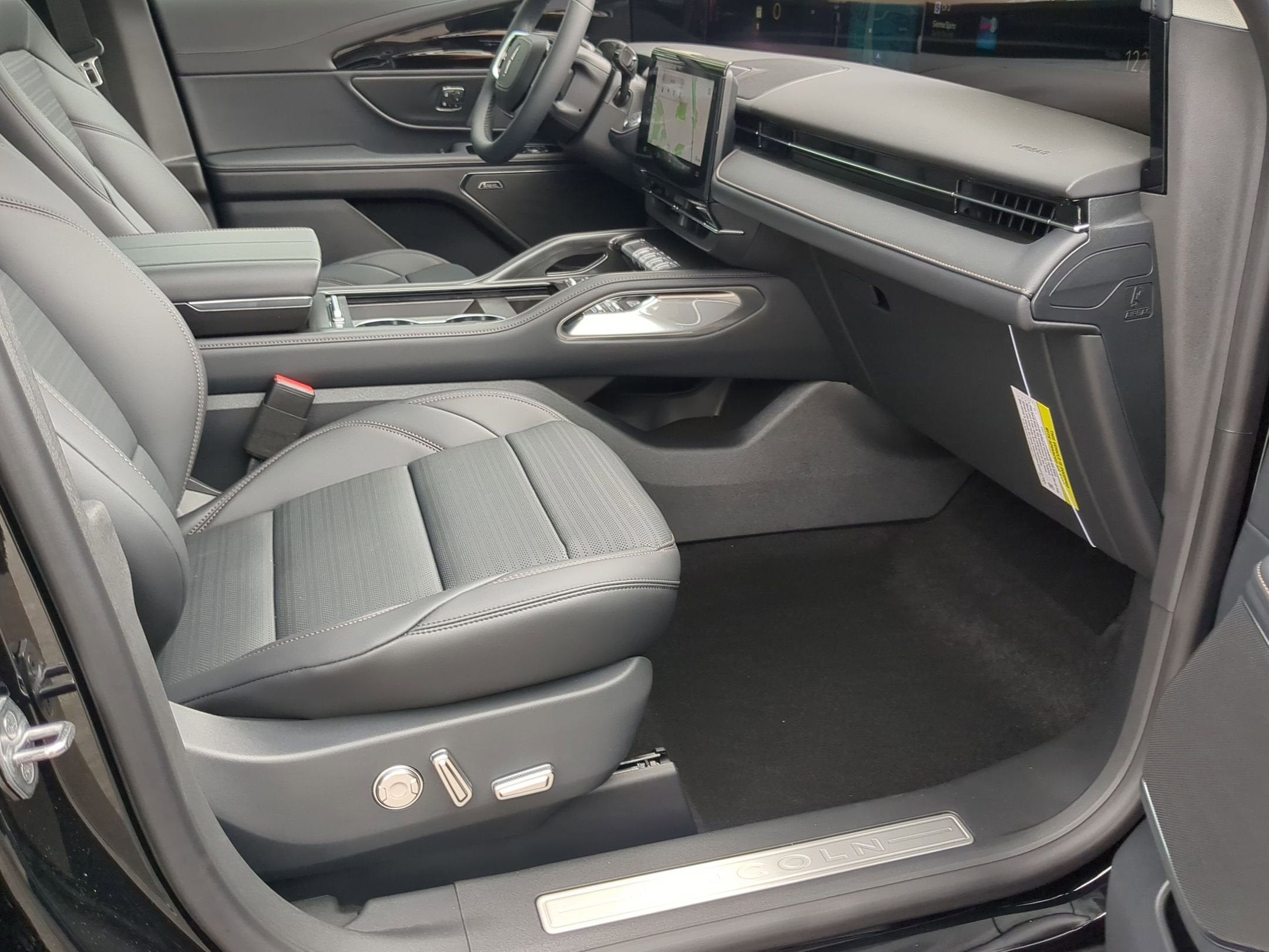 2026 Lincoln Nautilus Reserve Hybrid